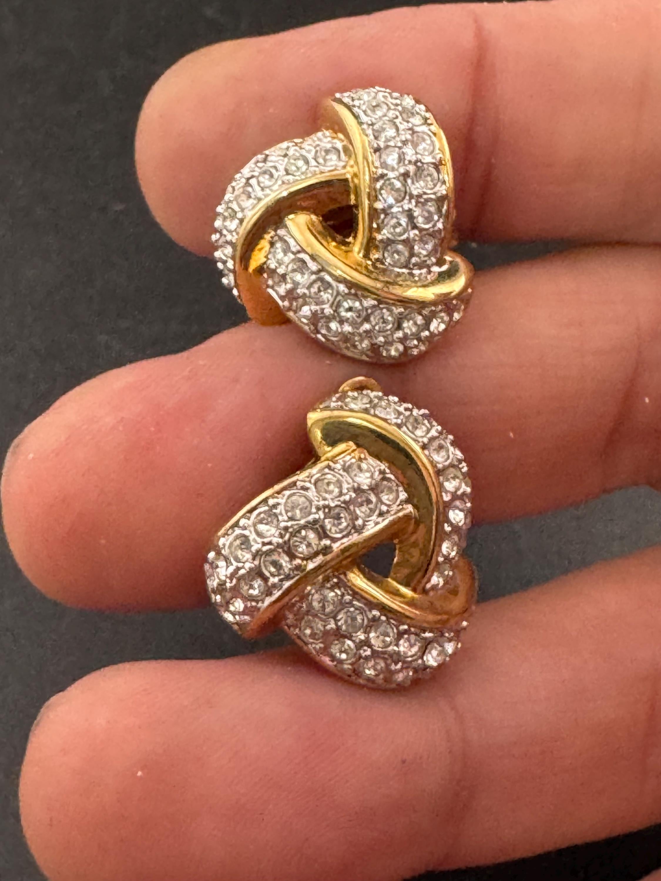 Vintage gold tone clear Rhinestone diamante stud knot clip on earrings