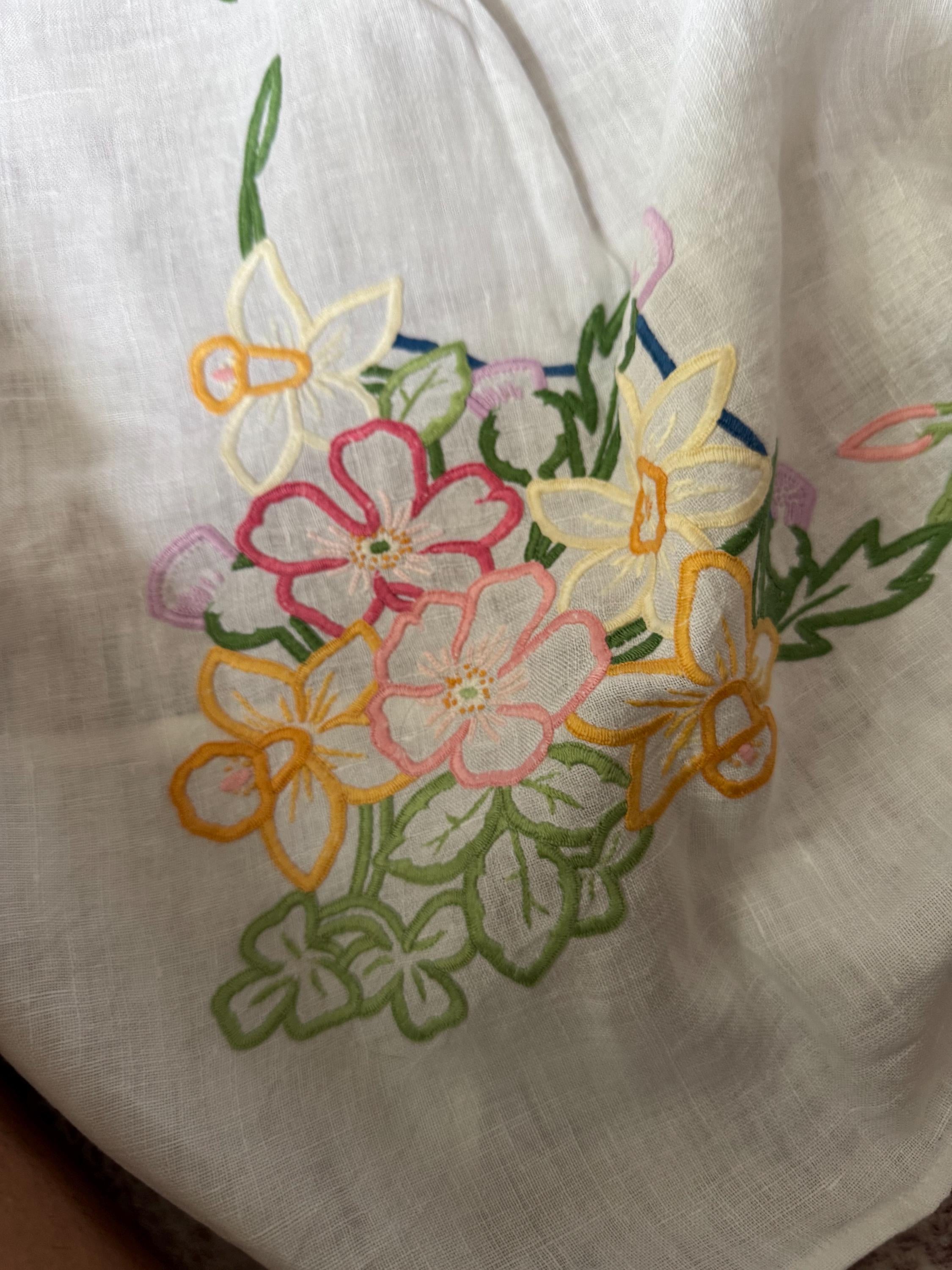Vintage Embroidered Floral Tablecloth: Mid-Century Pastel Linen (104 x 90 cm