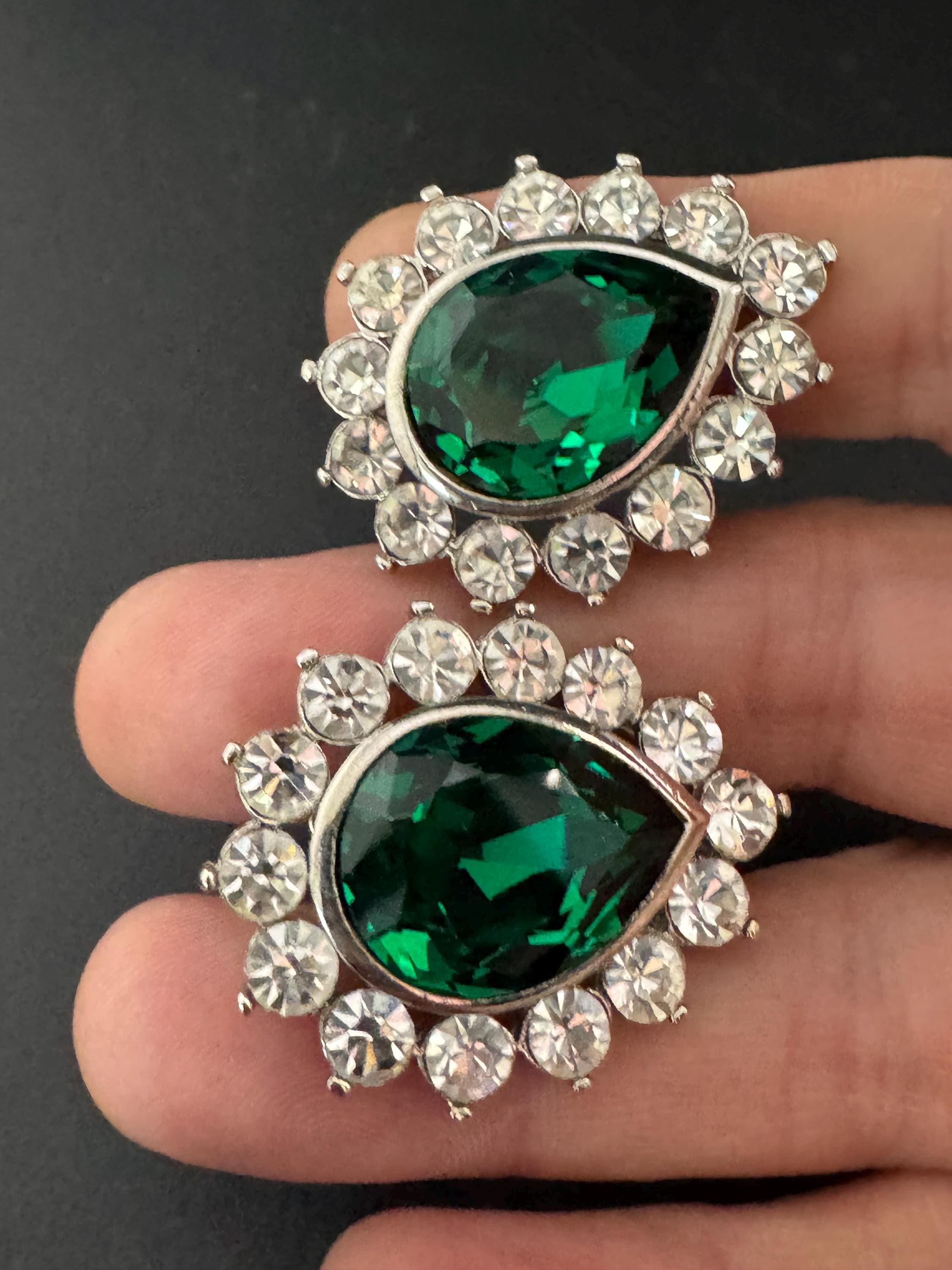 Vintage Emerald Green Swarovski Crystal Teardrop Earrings: 1980s Silver Tone