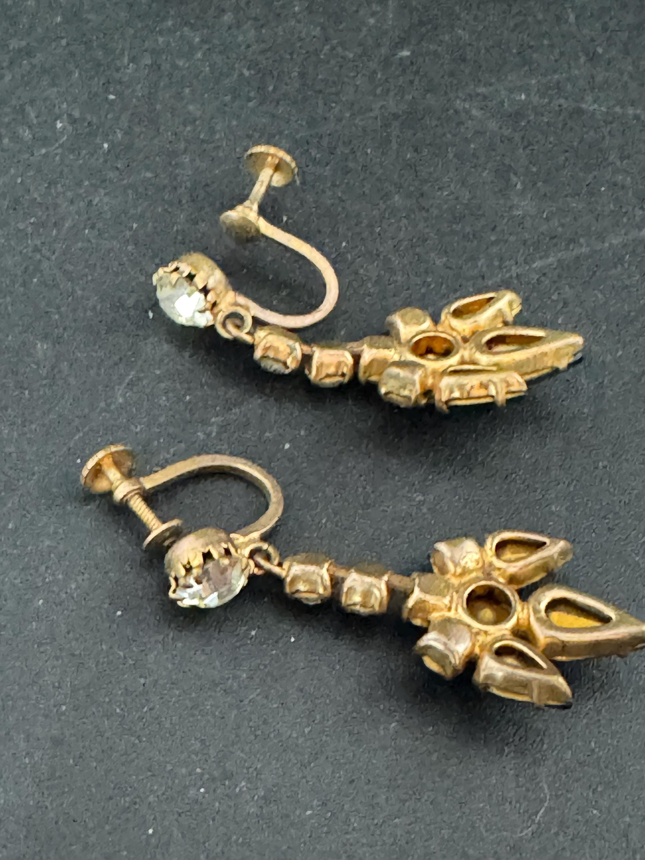 Vintage Diamanté Emerald Green 3cm Drop Rhinestone Clip On Earrings , Gold Tone