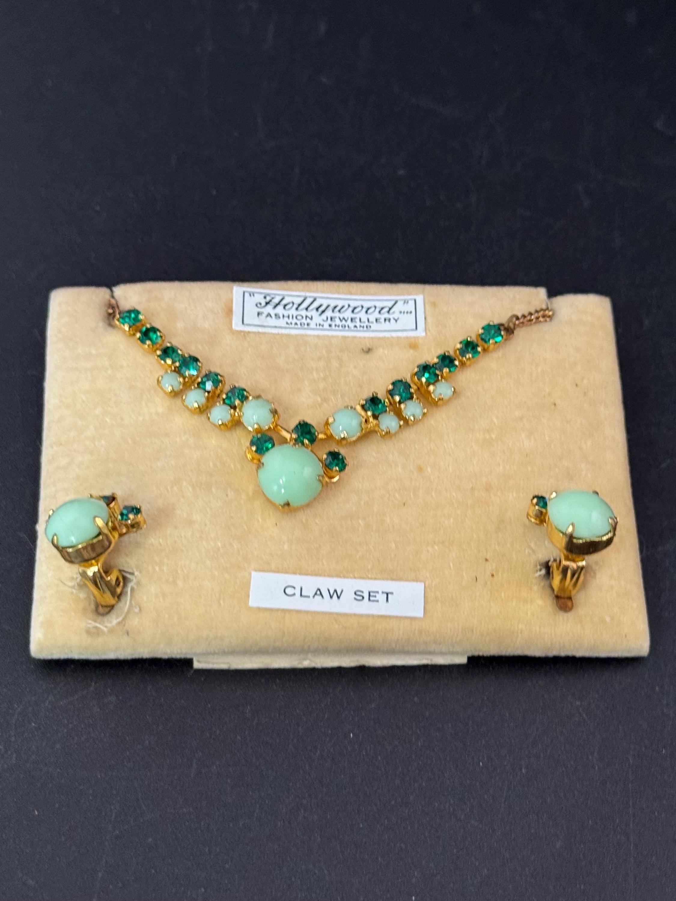 vintage Hollywood emerald green rhinestone necklace and matching clip on stud earrings, jewellery set