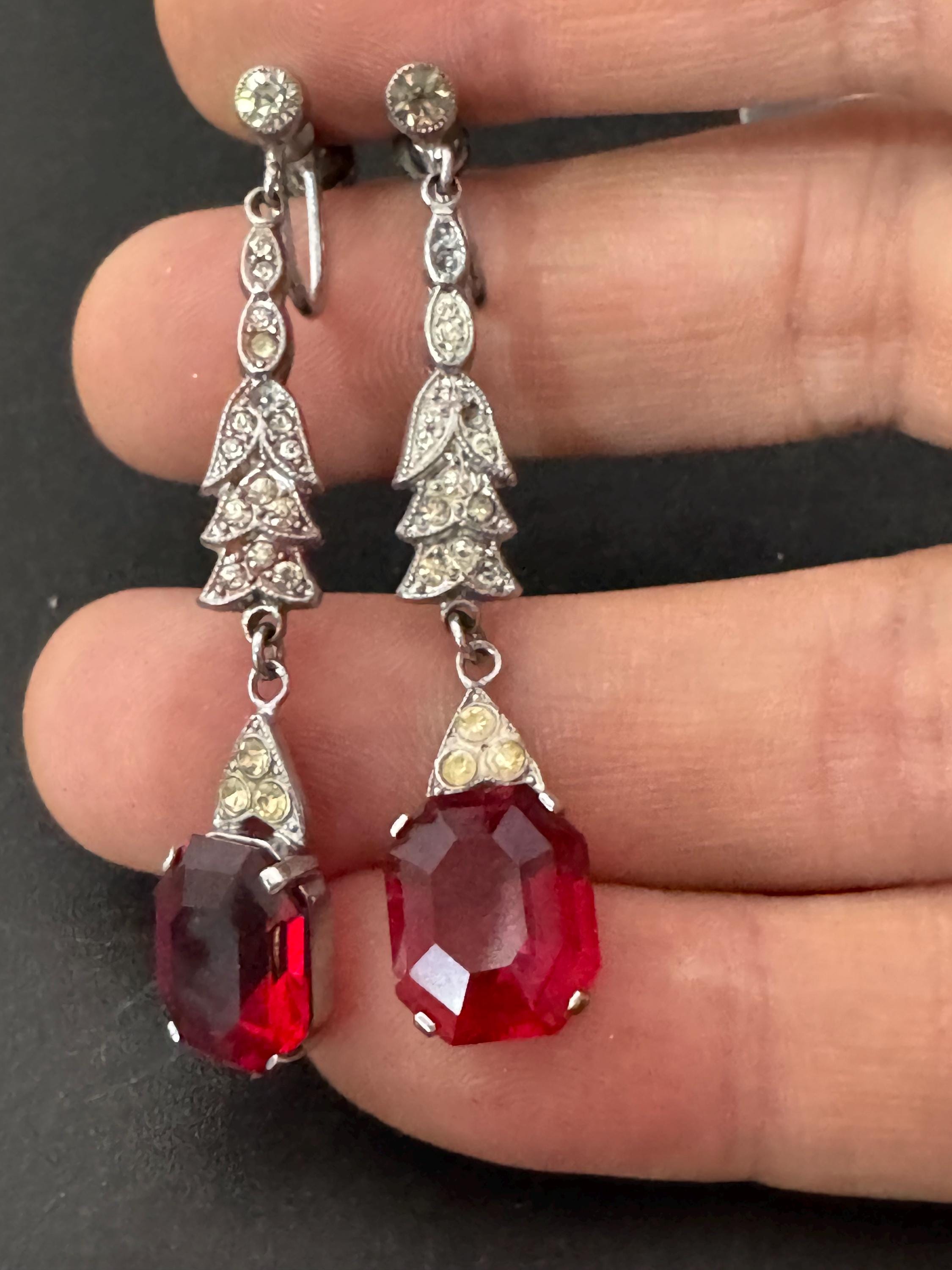 Vintage pink ruby Rhinestone Long Drop screw back Clip on Earrings