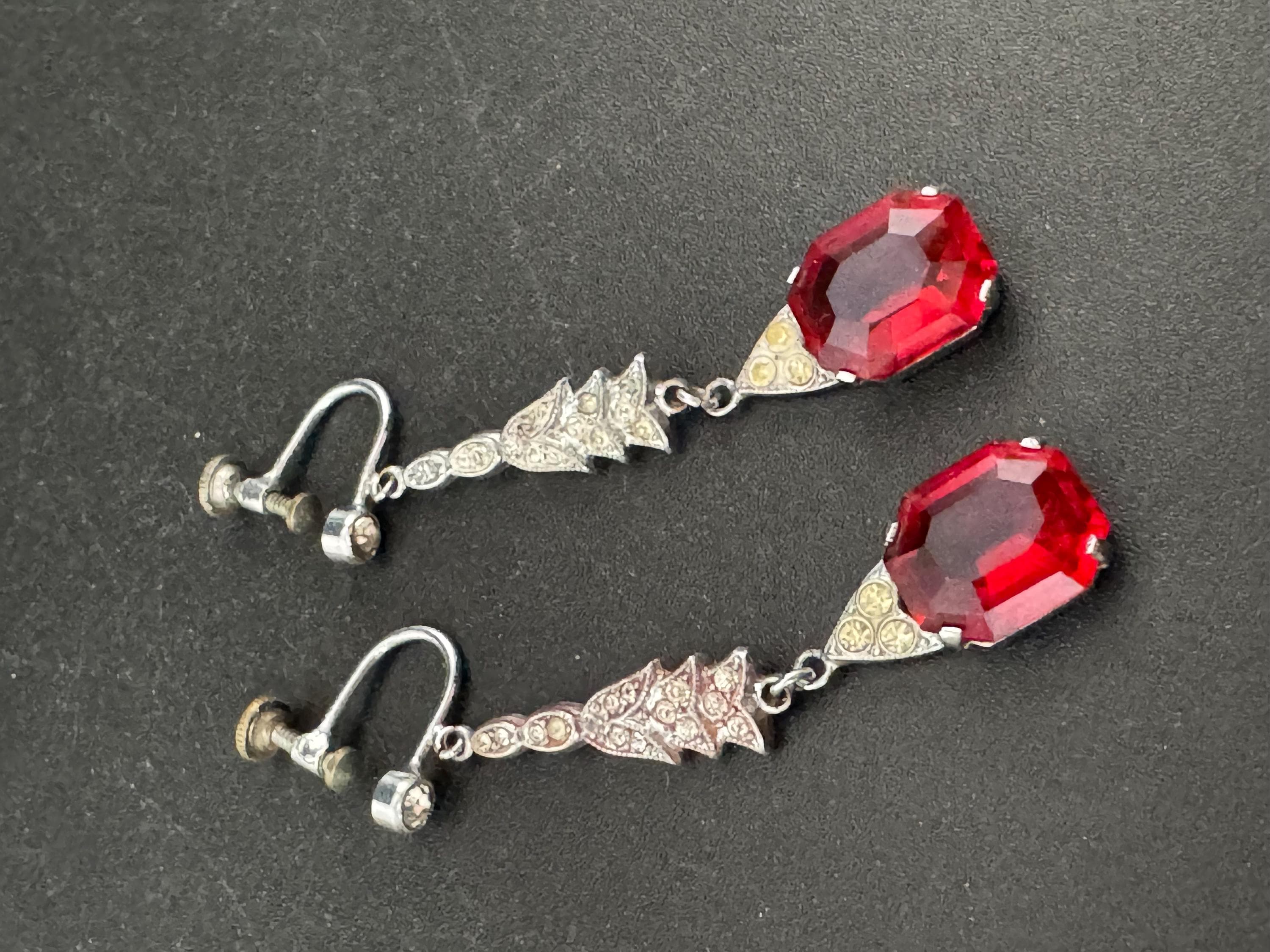 Vintage pink ruby Rhinestone Long Drop screw back Clip on Earrings