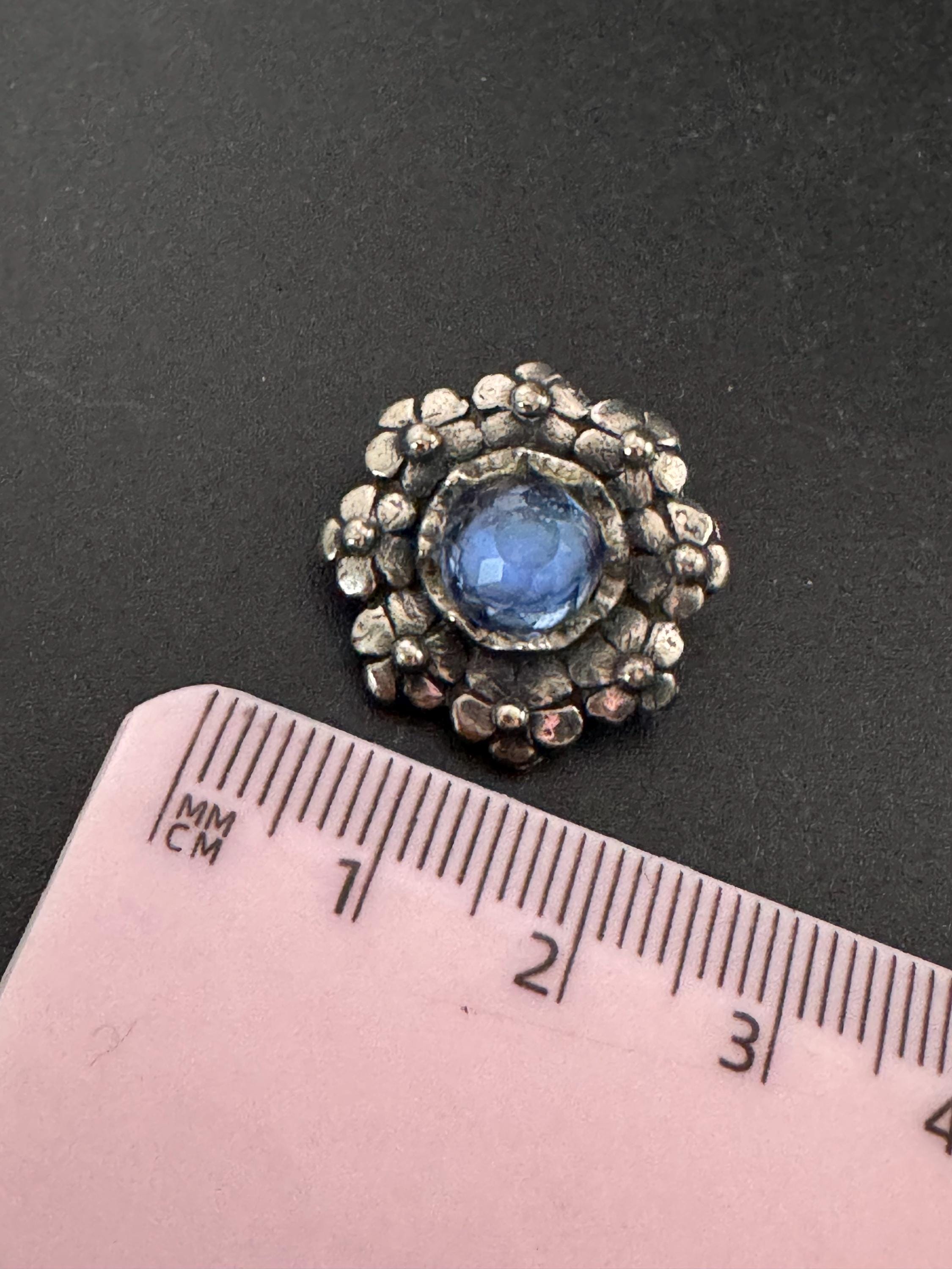 vintage 2cm silver tone sapphire blue diamante stud clip on earrings