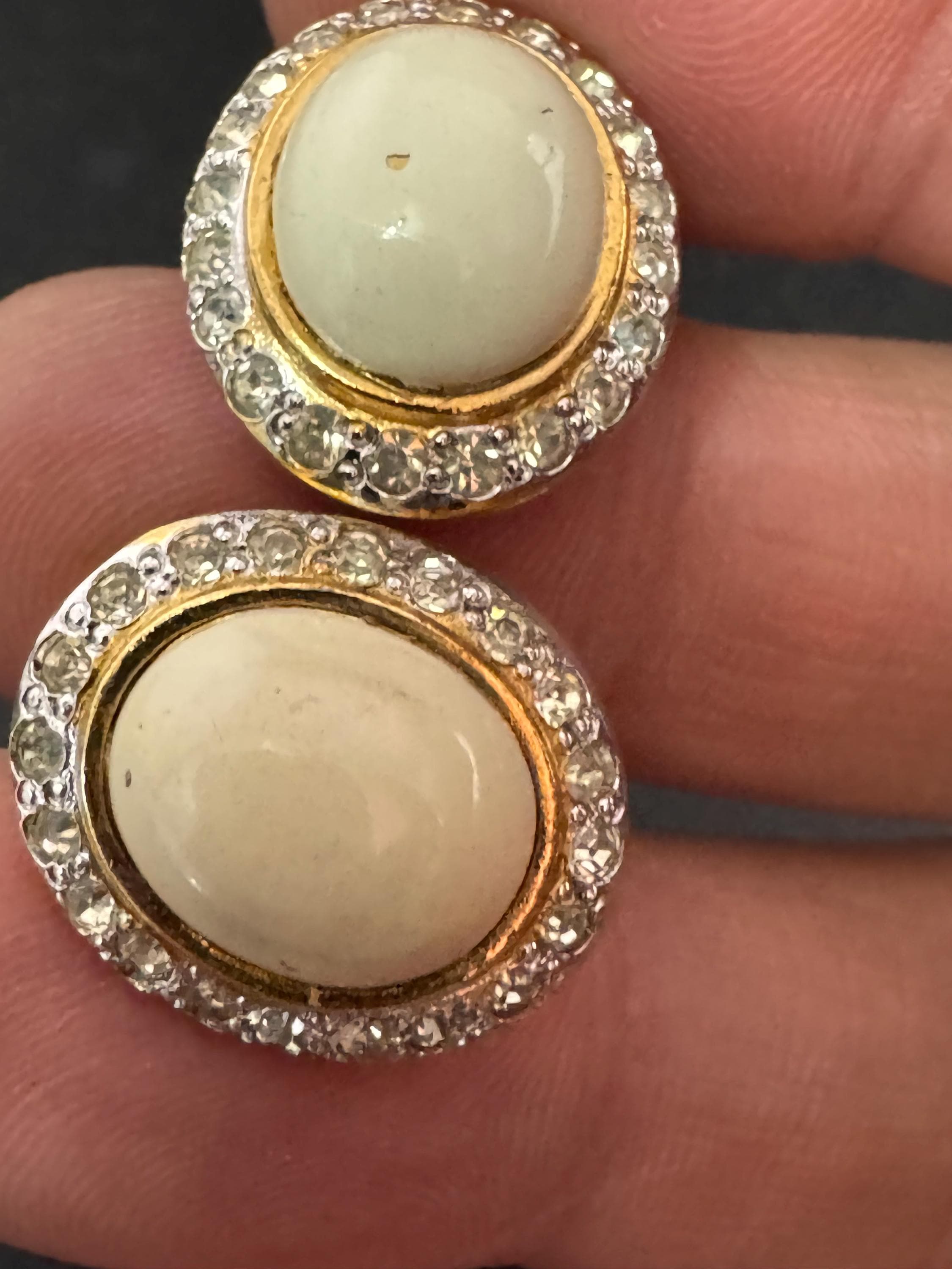 Vintage silver tone clear diamanté 2cm cream oval cabochon clip on earrings