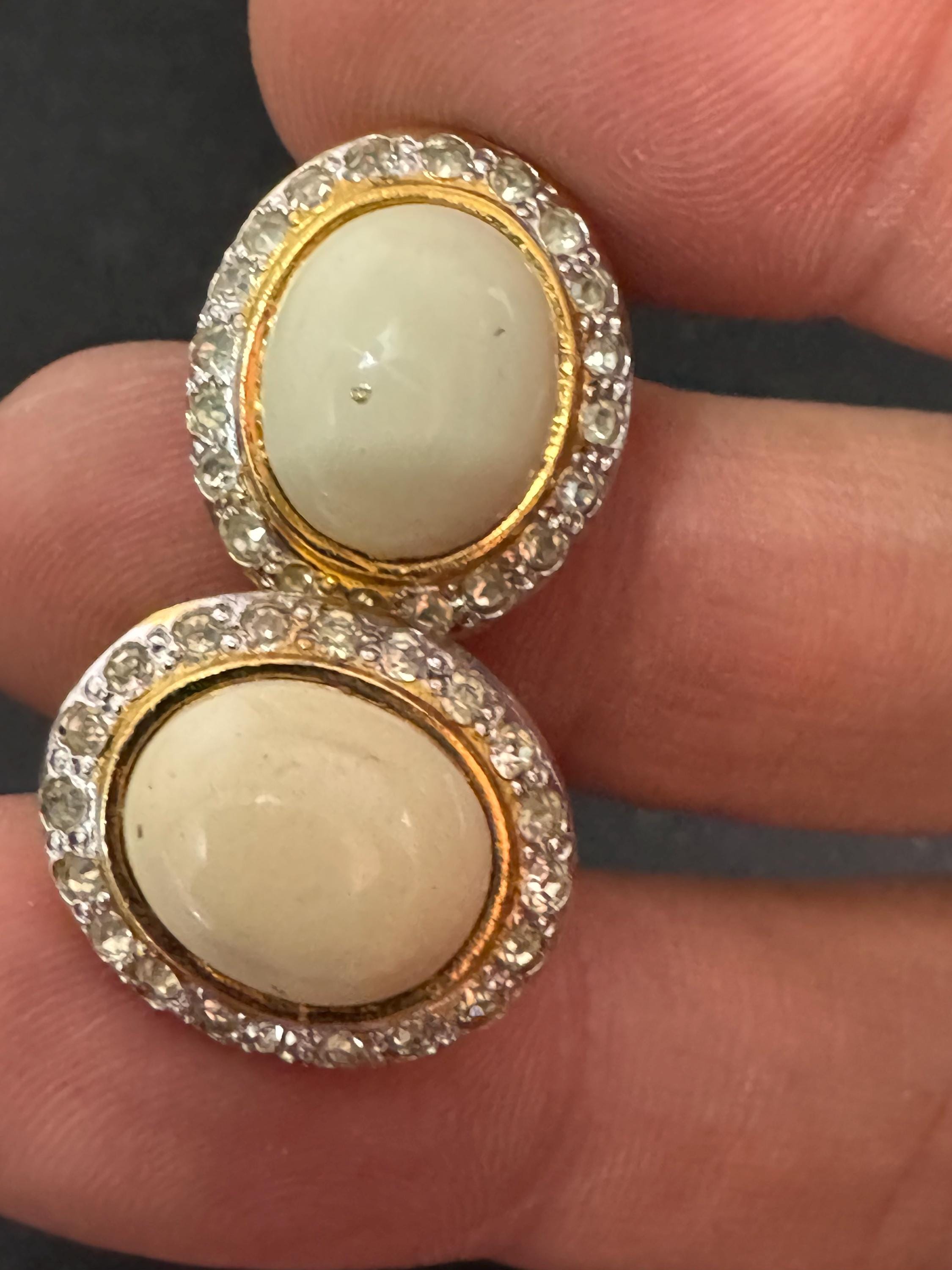 Vintage silver tone clear diamanté 2cm cream oval cabochon clip on earrings