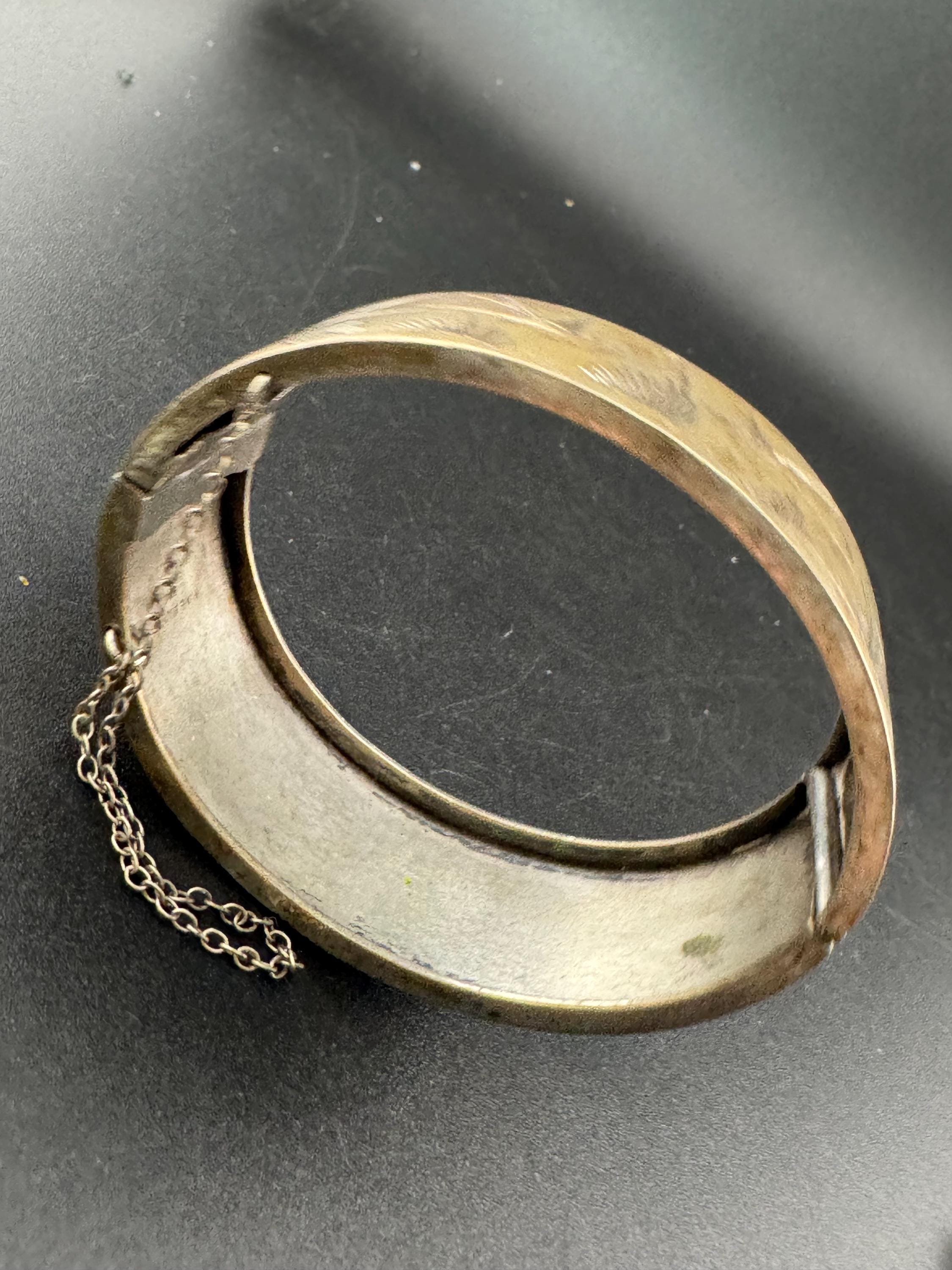Antique 500 grade silver white metal silver wide clamper Cuff Bangle Bracelet 25 grams aesthetic bird design with safety chain
