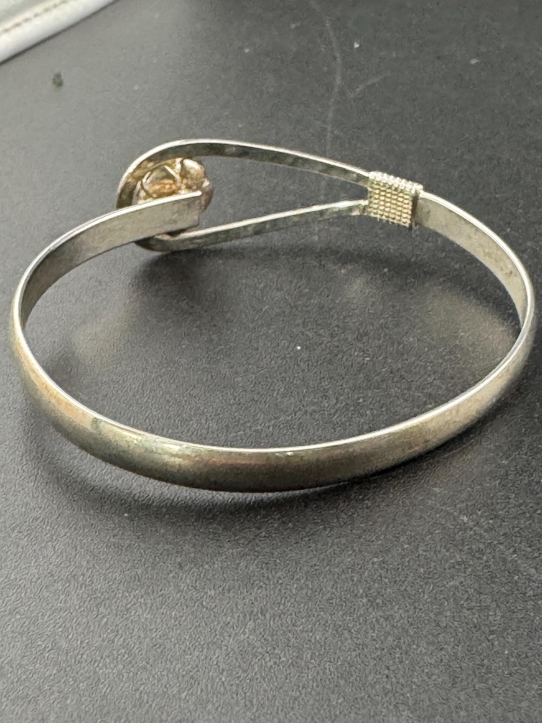 Vintage brutalist style flower head silver hook link bangle bracelet 12.4grams