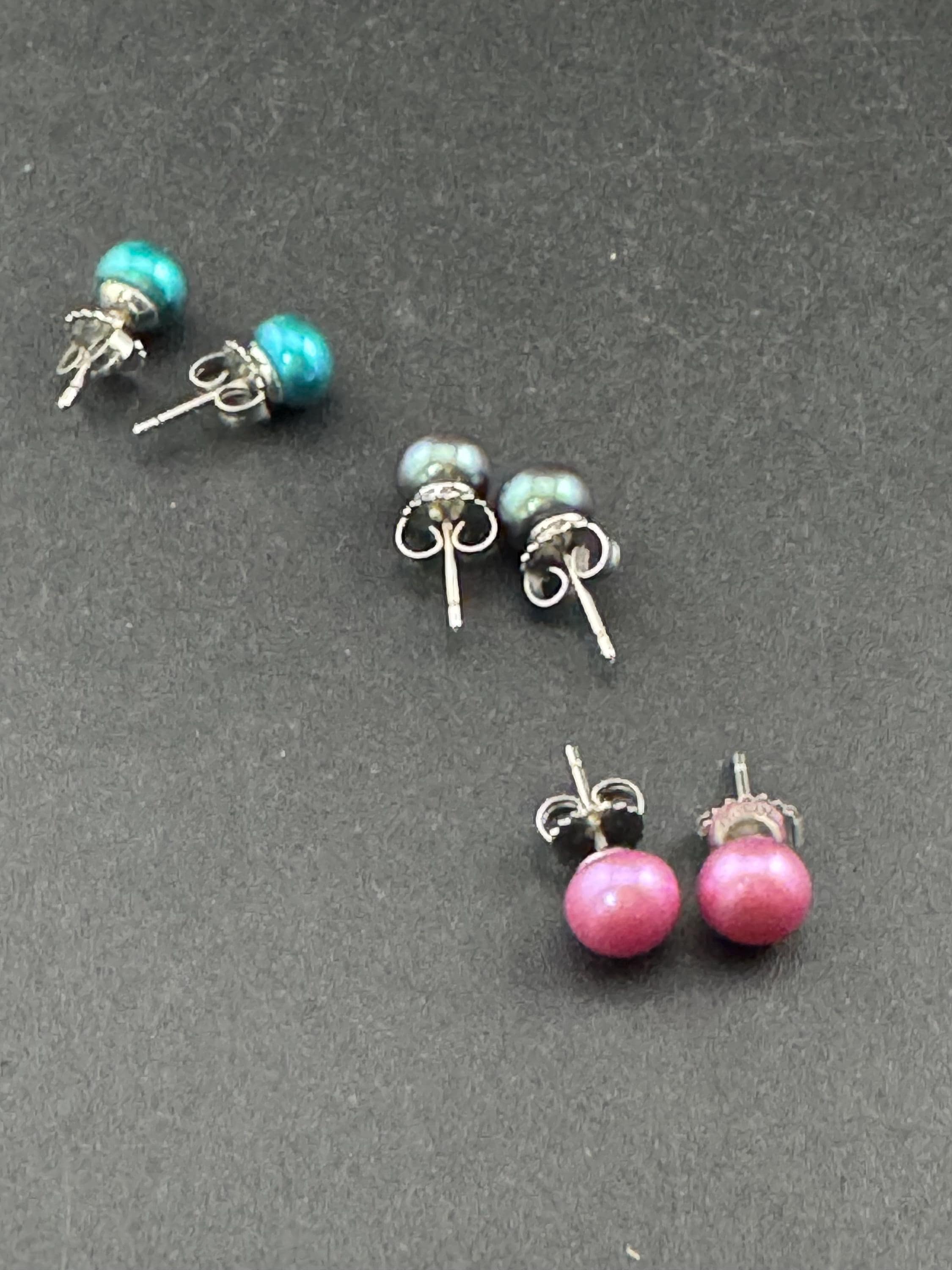One pair of 925 Sterling silver genuine natural pearl small stud earrings choose bright pink, teal green or petrol grey