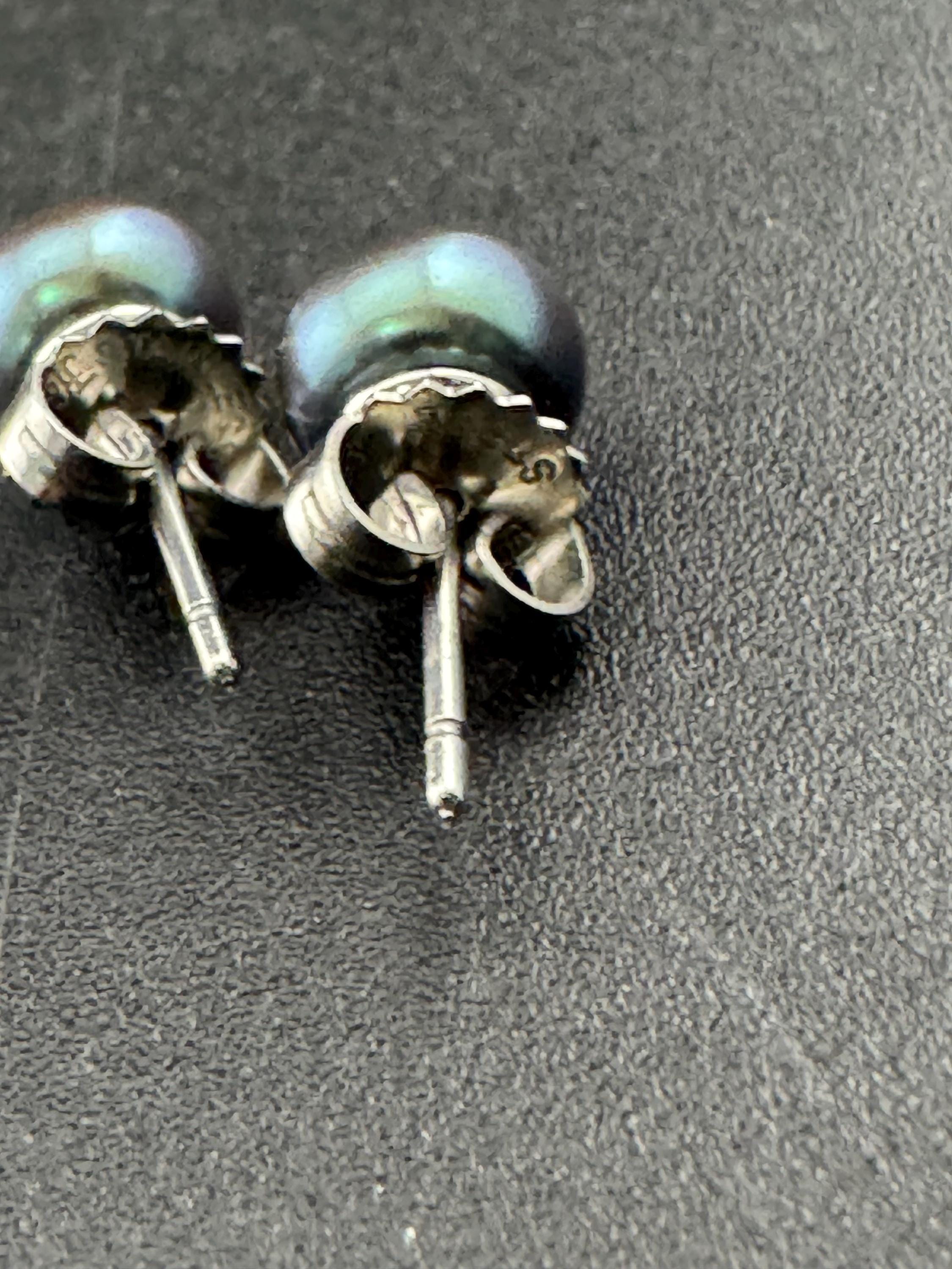 One pair of 925 Sterling silver genuine natural pearl small stud earrings choose bright pink, teal green or petrol grey