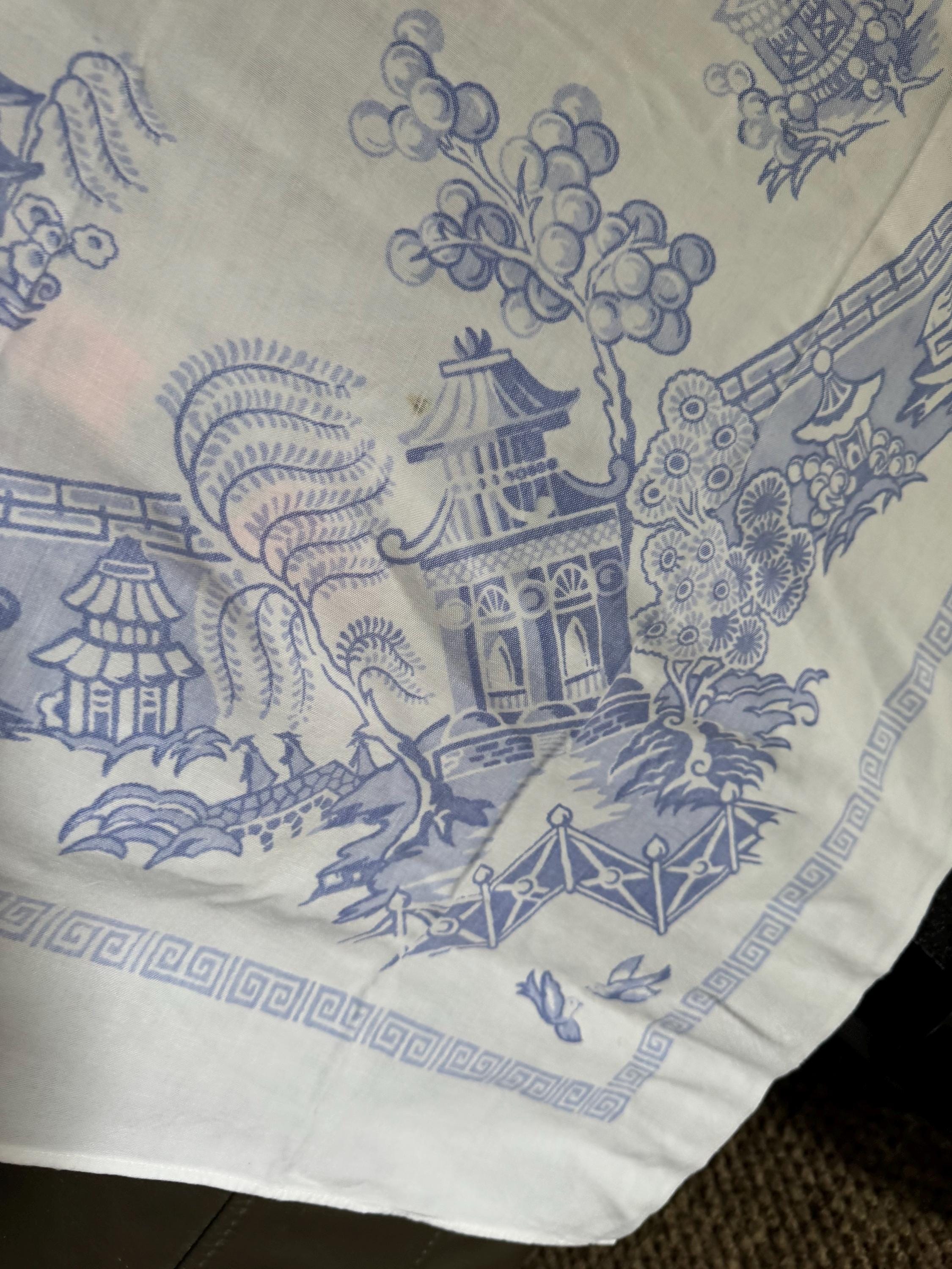 Large 115cm square vintage cotton tablecloth, white with a blue Chinese pagoda willow pattern