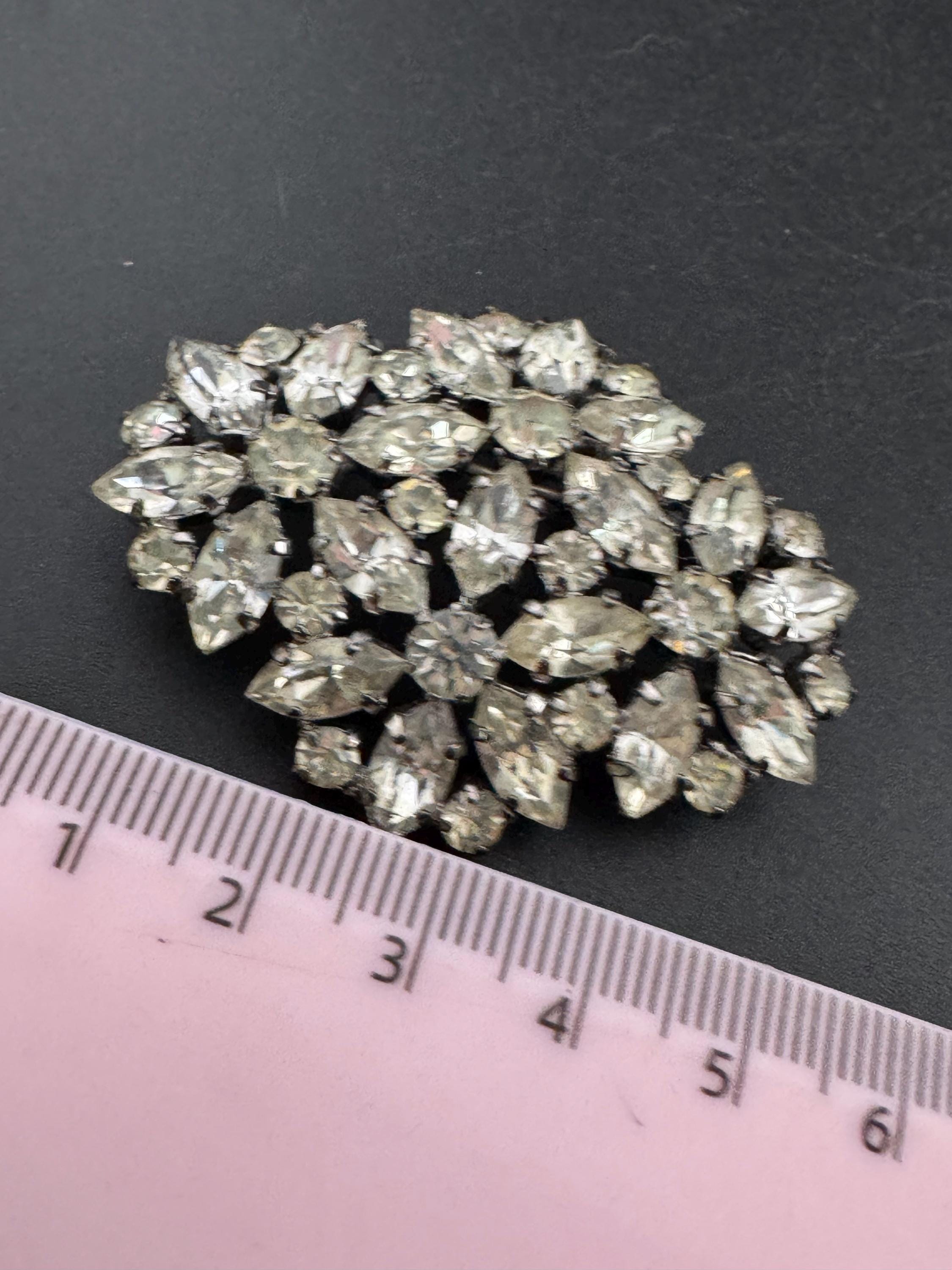 Vintage floral paste glass clear Diamanté silver tone Brooch