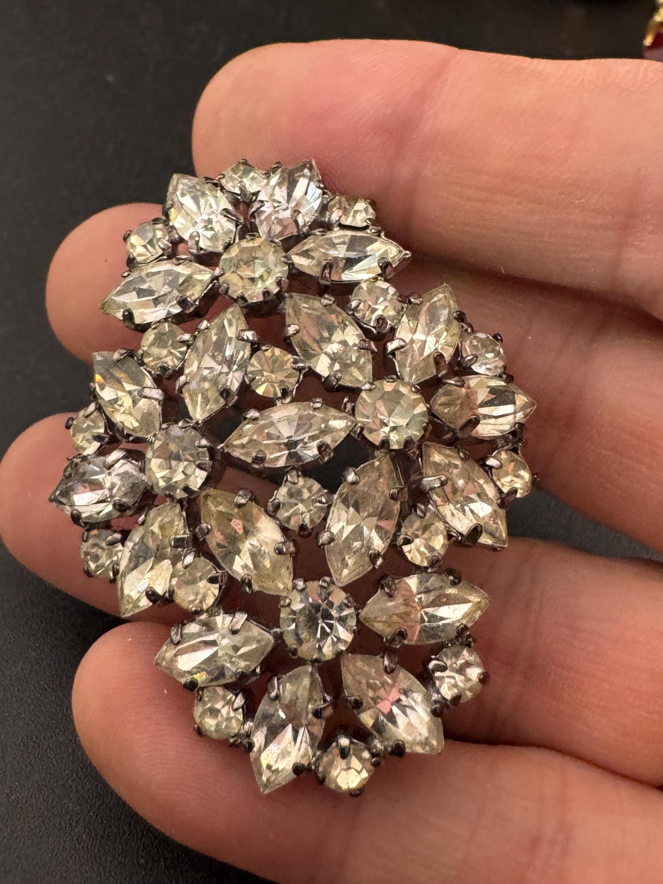 Vintage floral paste glass clear Diamanté silver tone Brooch