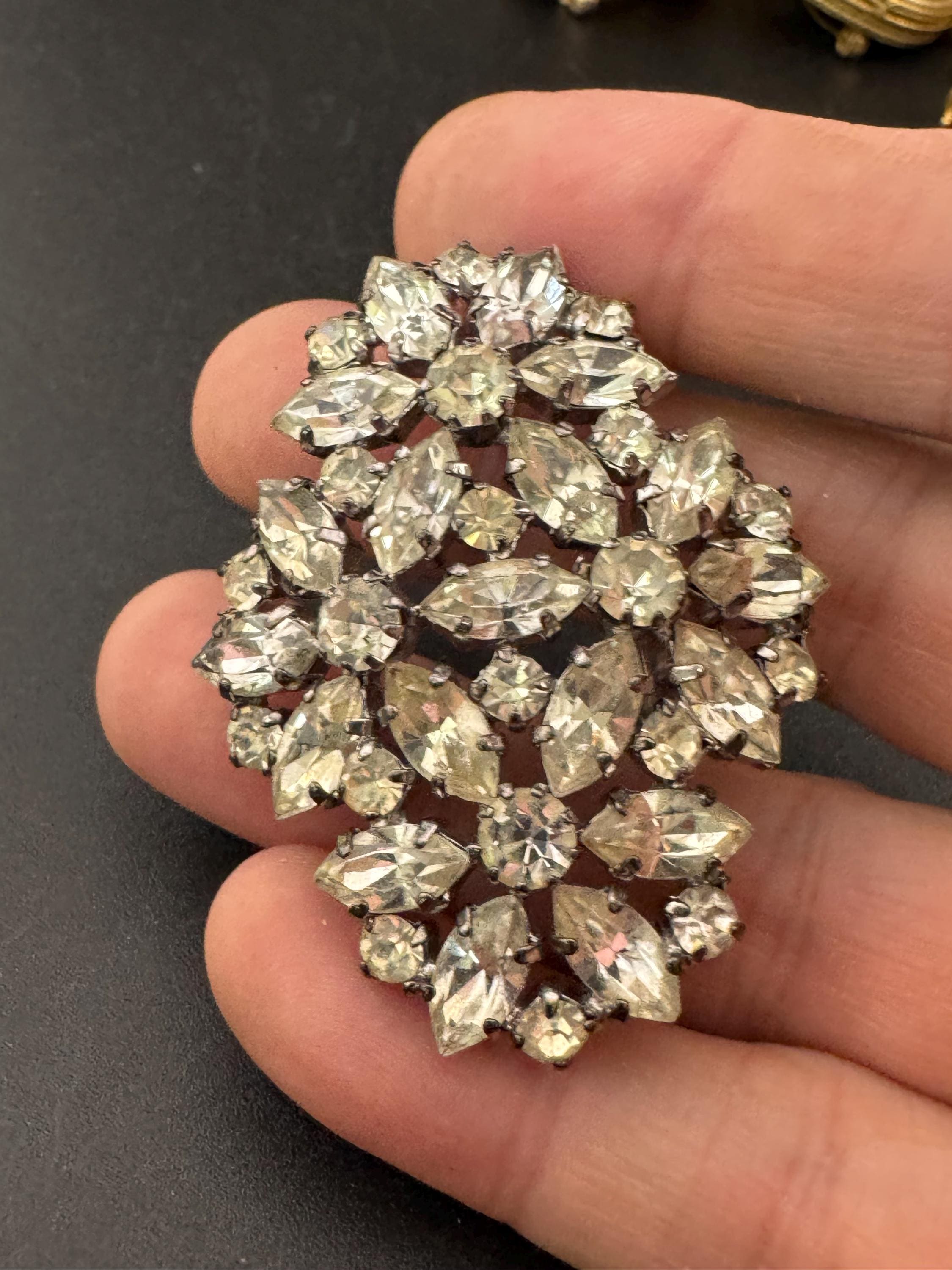 Vintage floral paste glass clear Diamanté silver tone Brooch