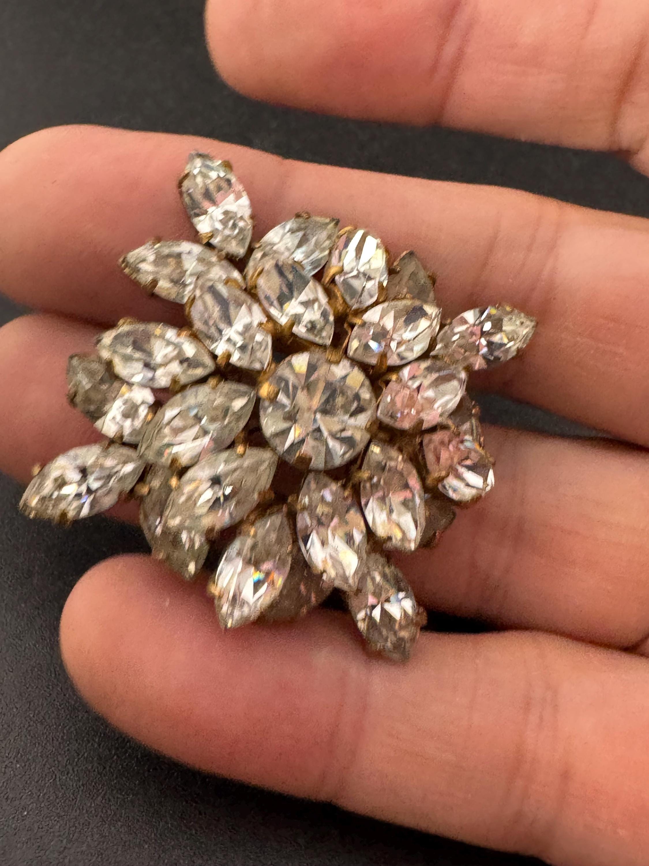 Vintage floral paste glass clear Diamanté silver tone Brooch