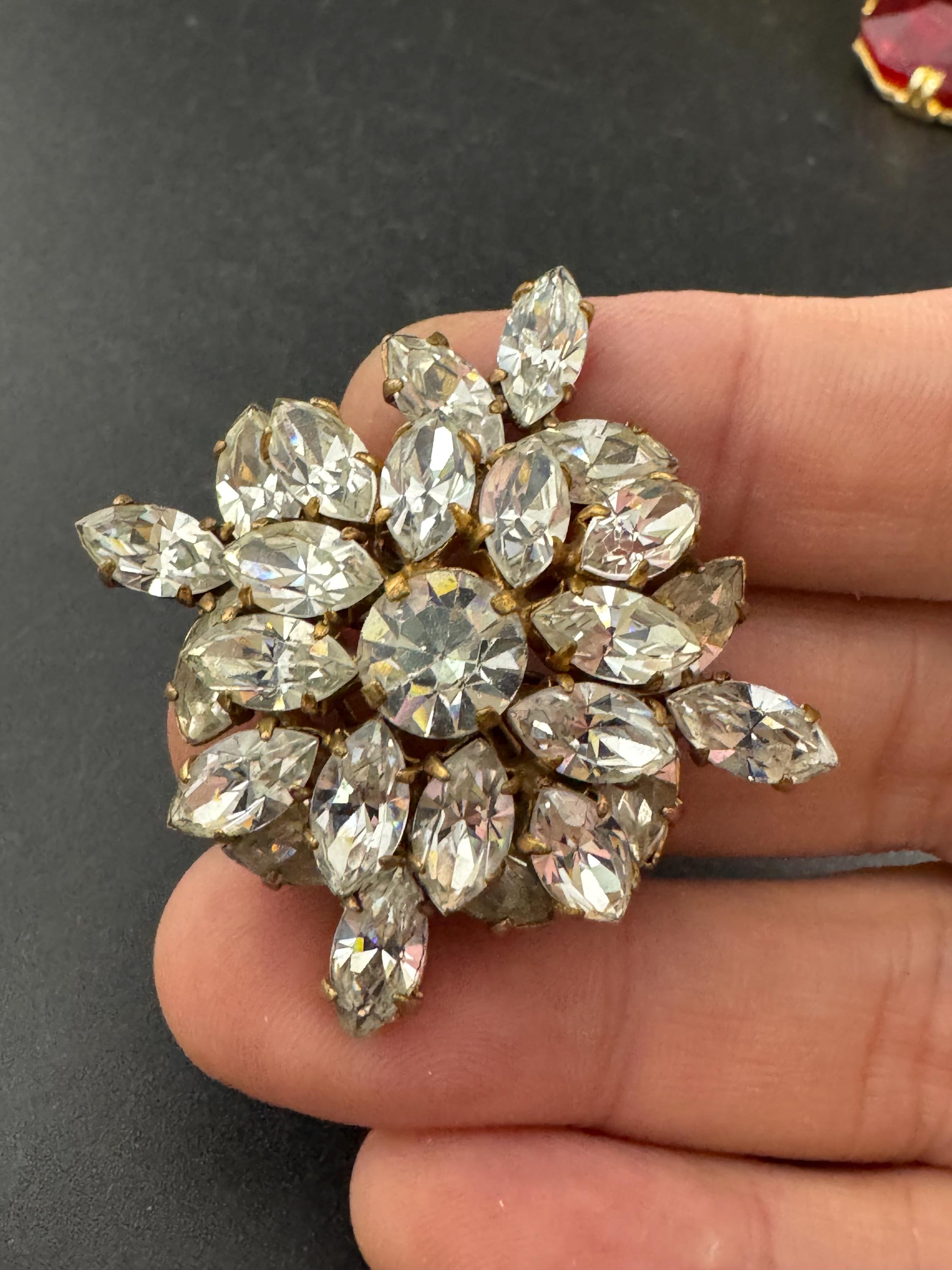 Vintage floral paste glass clear Diamanté silver tone Brooch