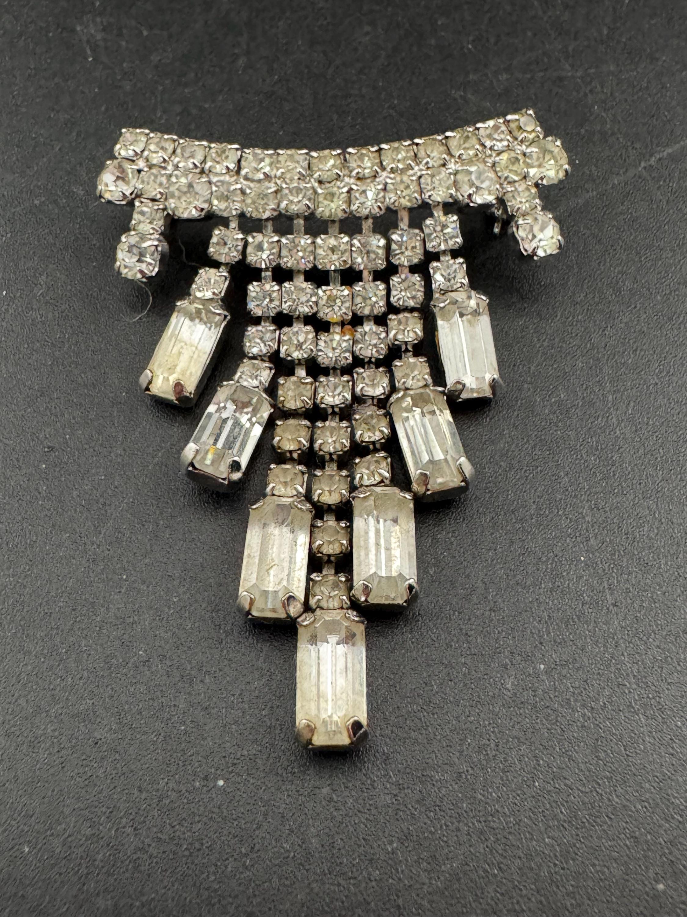 1980s clear Diamanté Tassel Brooch: Art Deco style Silver Tone