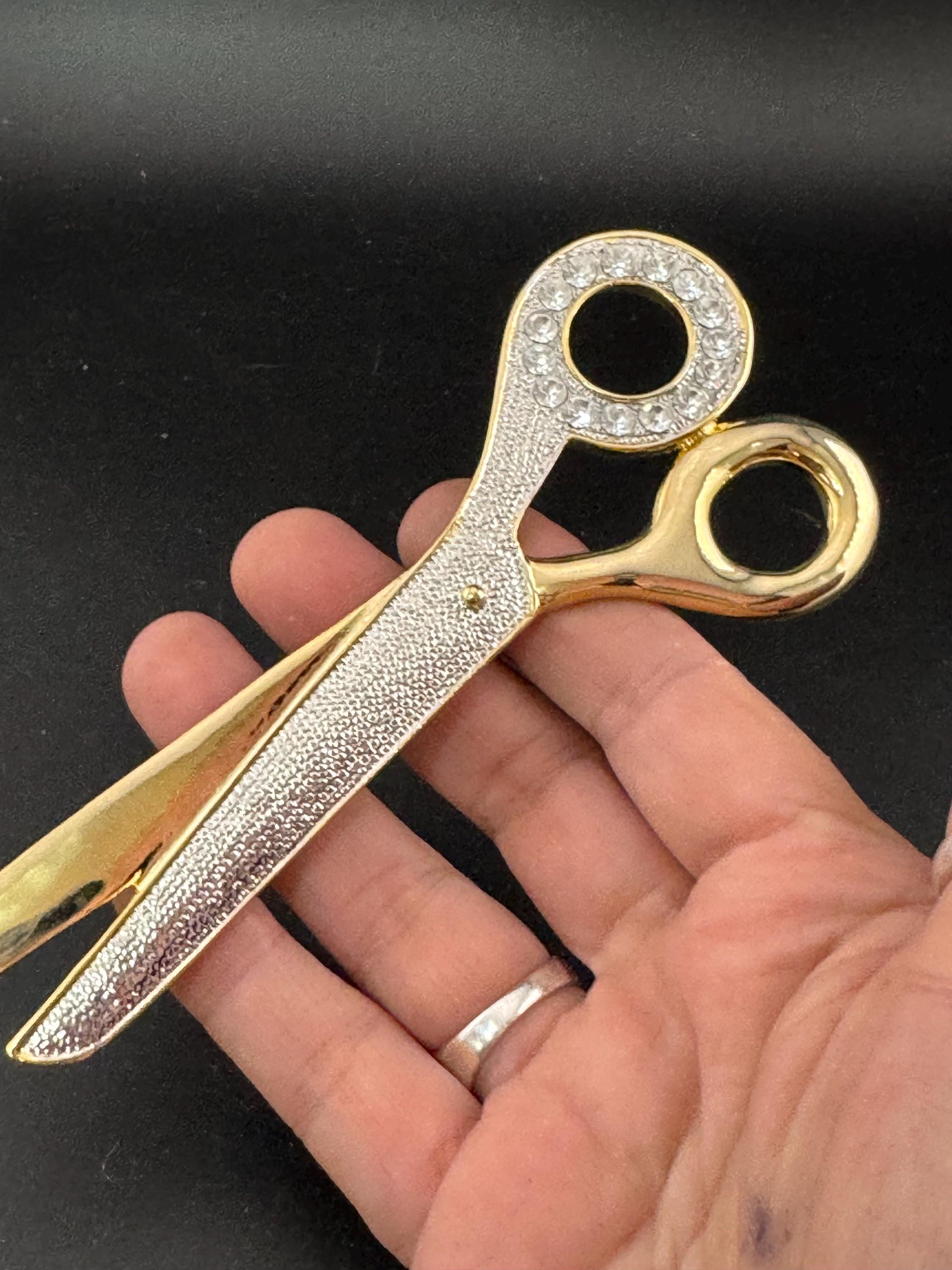 huge oversized novelty pair of scissors brooch with clear diamanté crystals