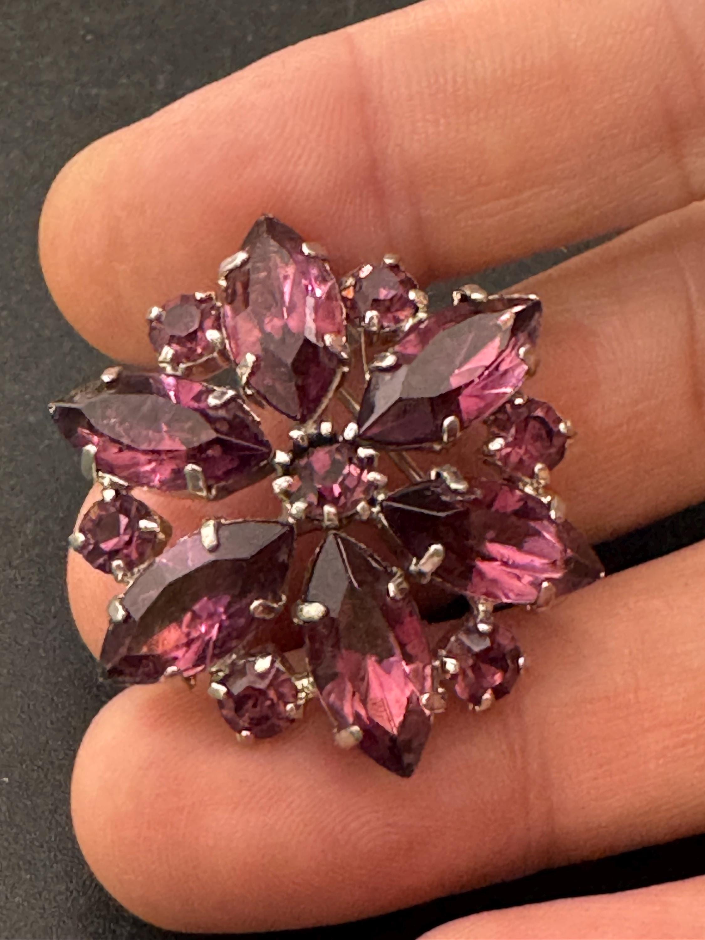 Vintage amethyst purple diamanté rhinestone glass Brooch
