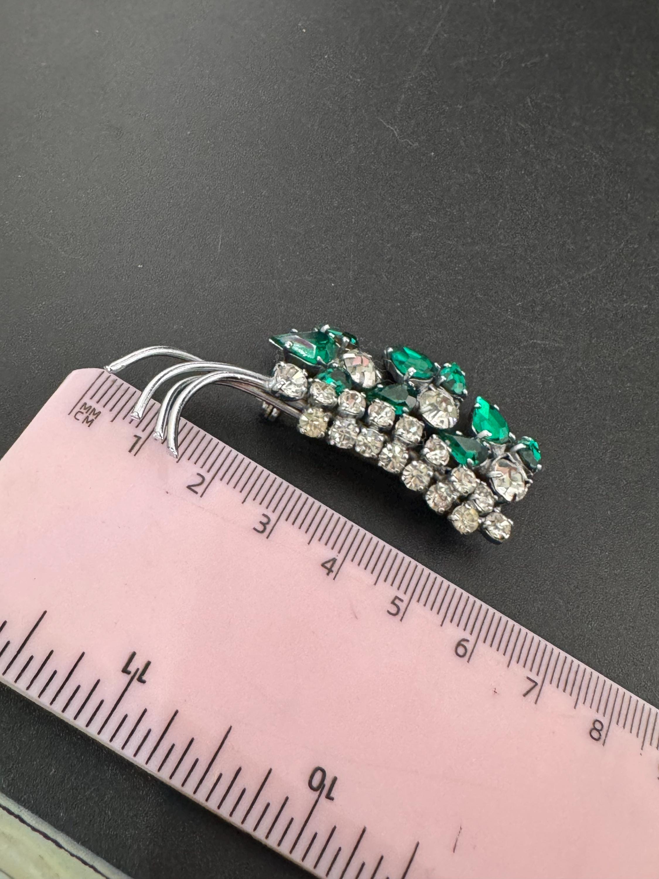 Vintage emerald green and clear glass 1950s dainty floral brooch
