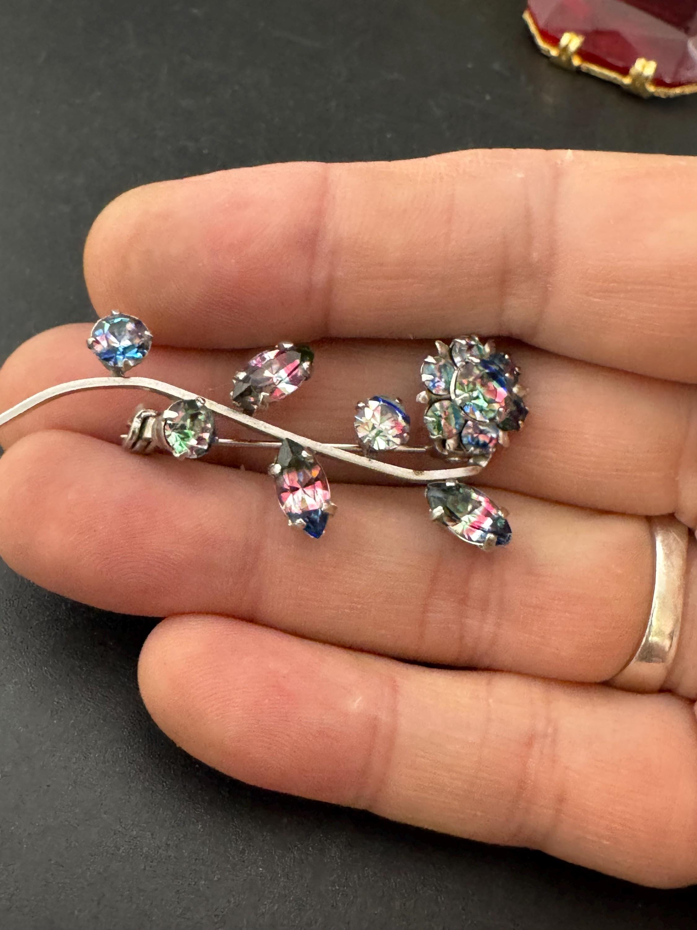 Vintage dainty rainbow crystal iris glass Diamanté silver tone floral Brooch