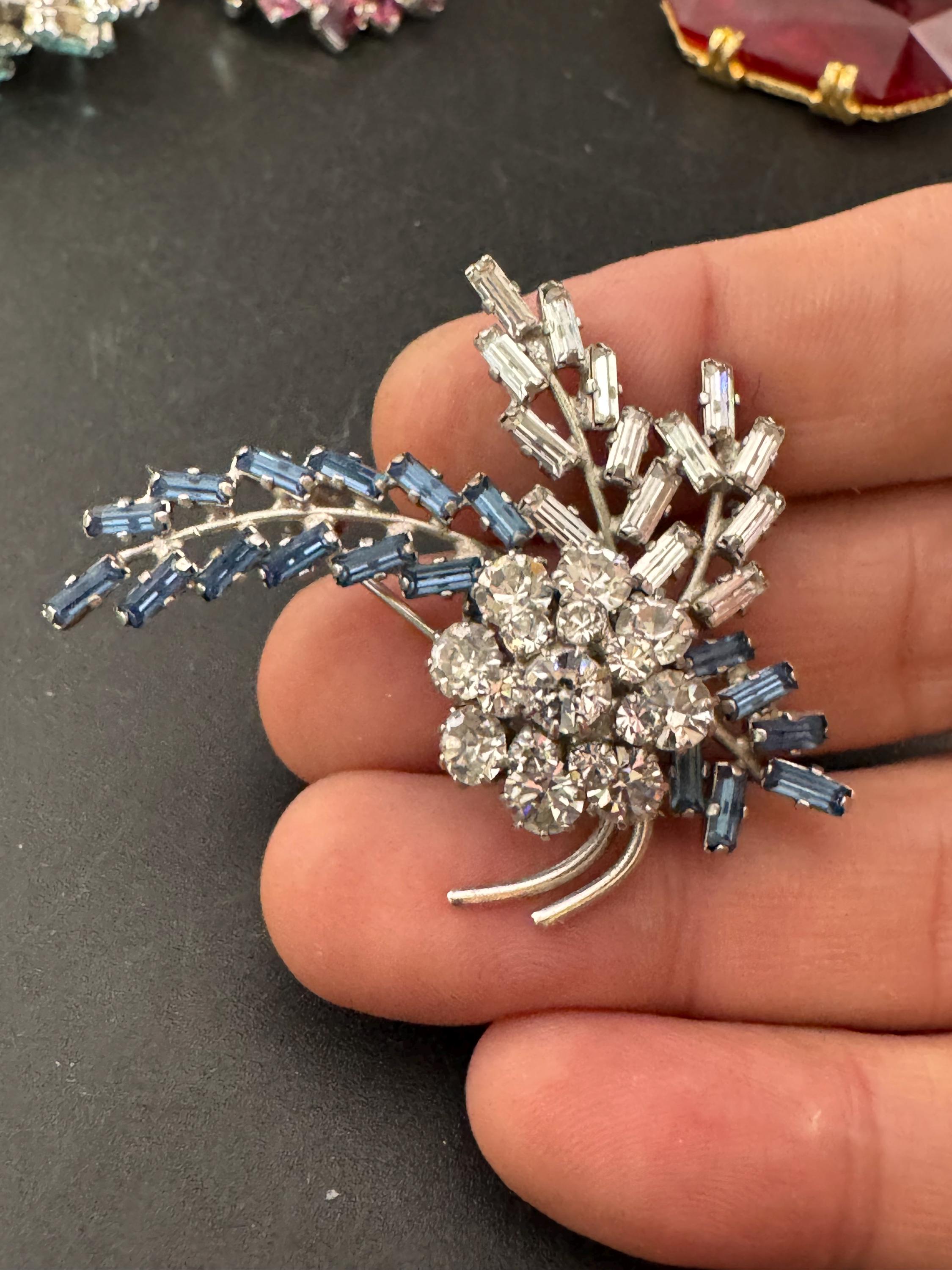 Vintage sapphire blue and clear rhinestone glass Diamanté floral Brooch