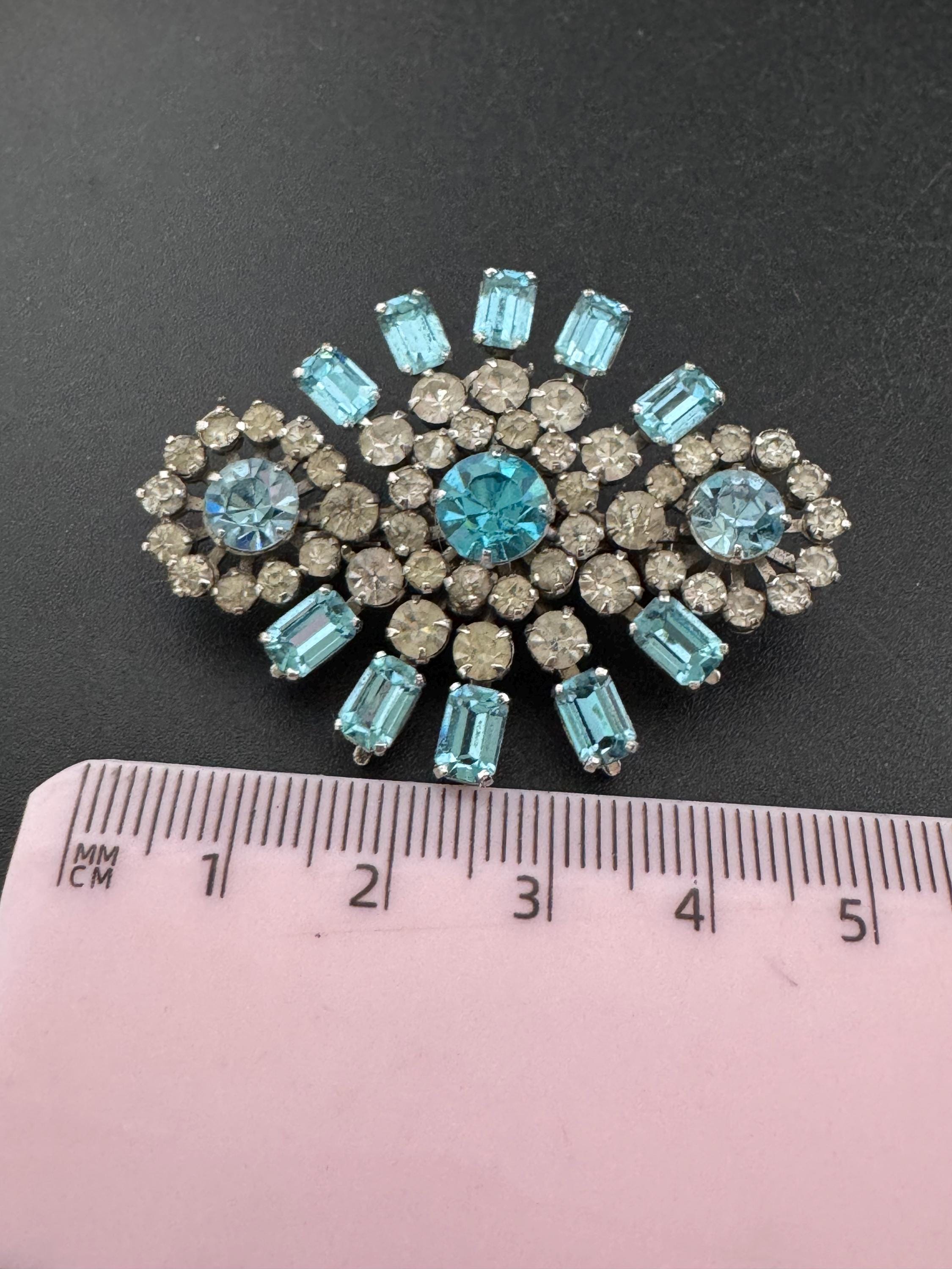 Vintage turquoise blue and clear rhinestone glass Diamanté geometric Brooch