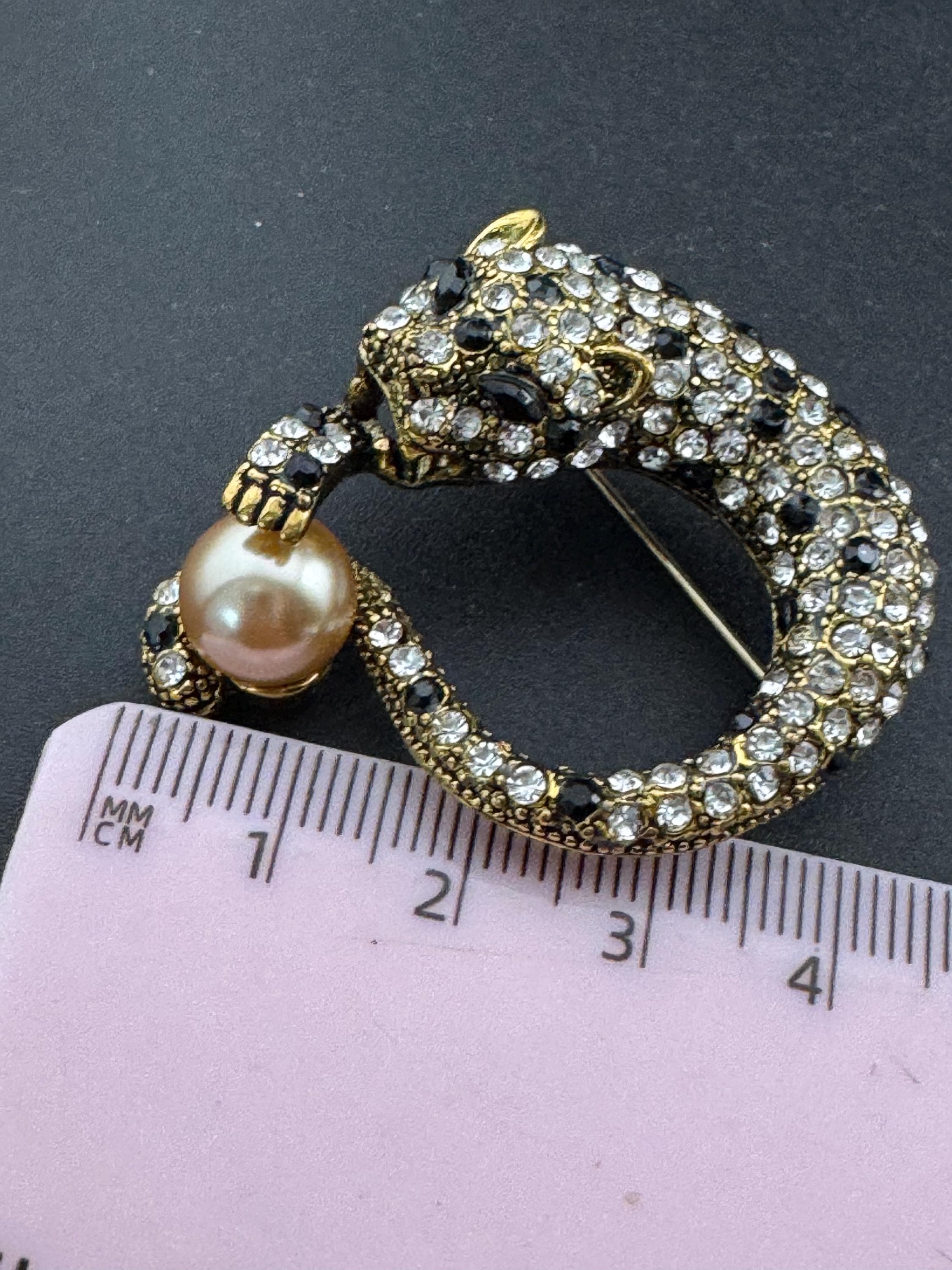 Retro black and White rhinestone pearl and Diamanté Big Cat leopard brooch, gold tone
