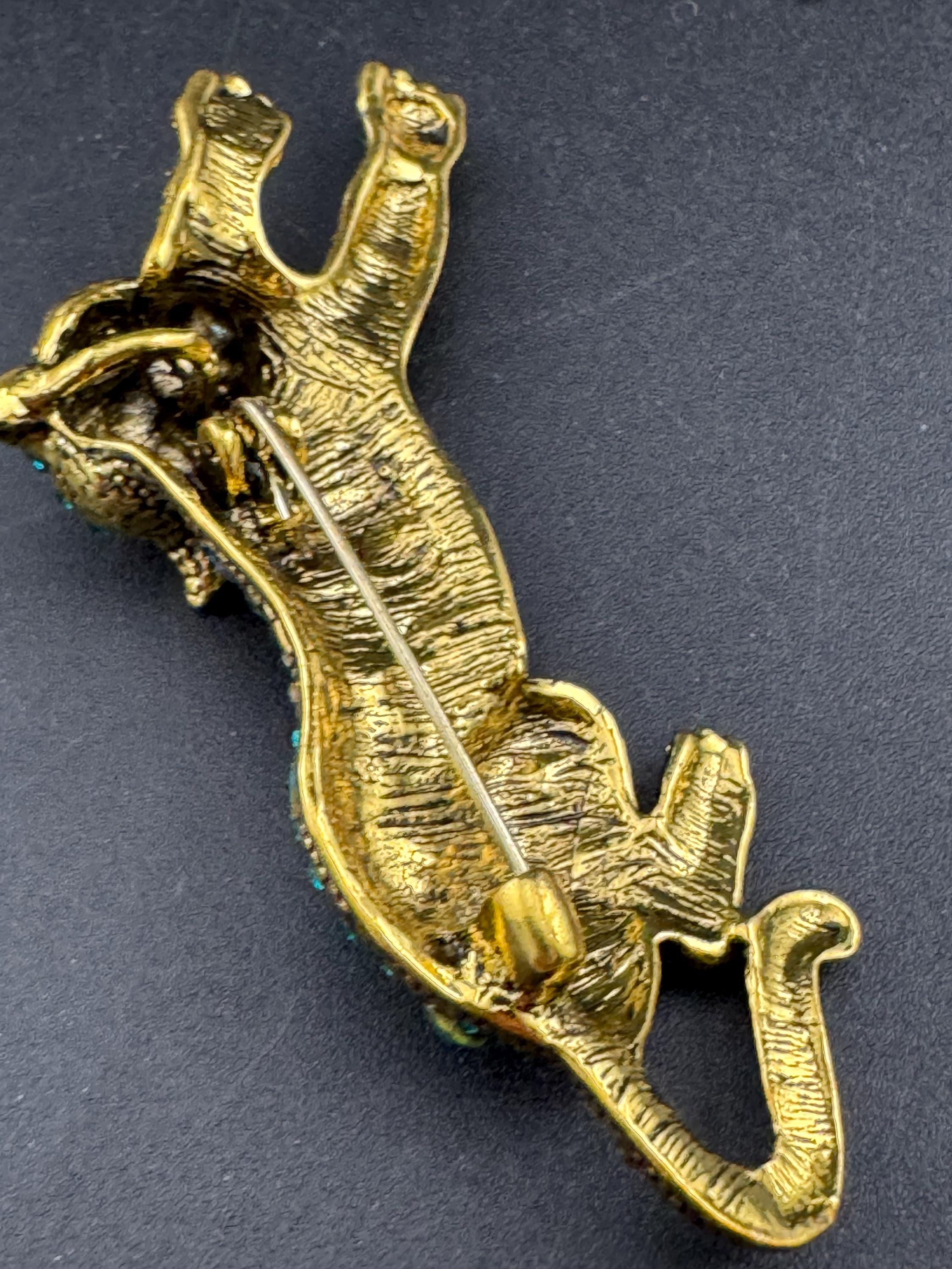 Retro emerald green AB rhinestone Diamanté Big Cat leopard brooch, gold tone