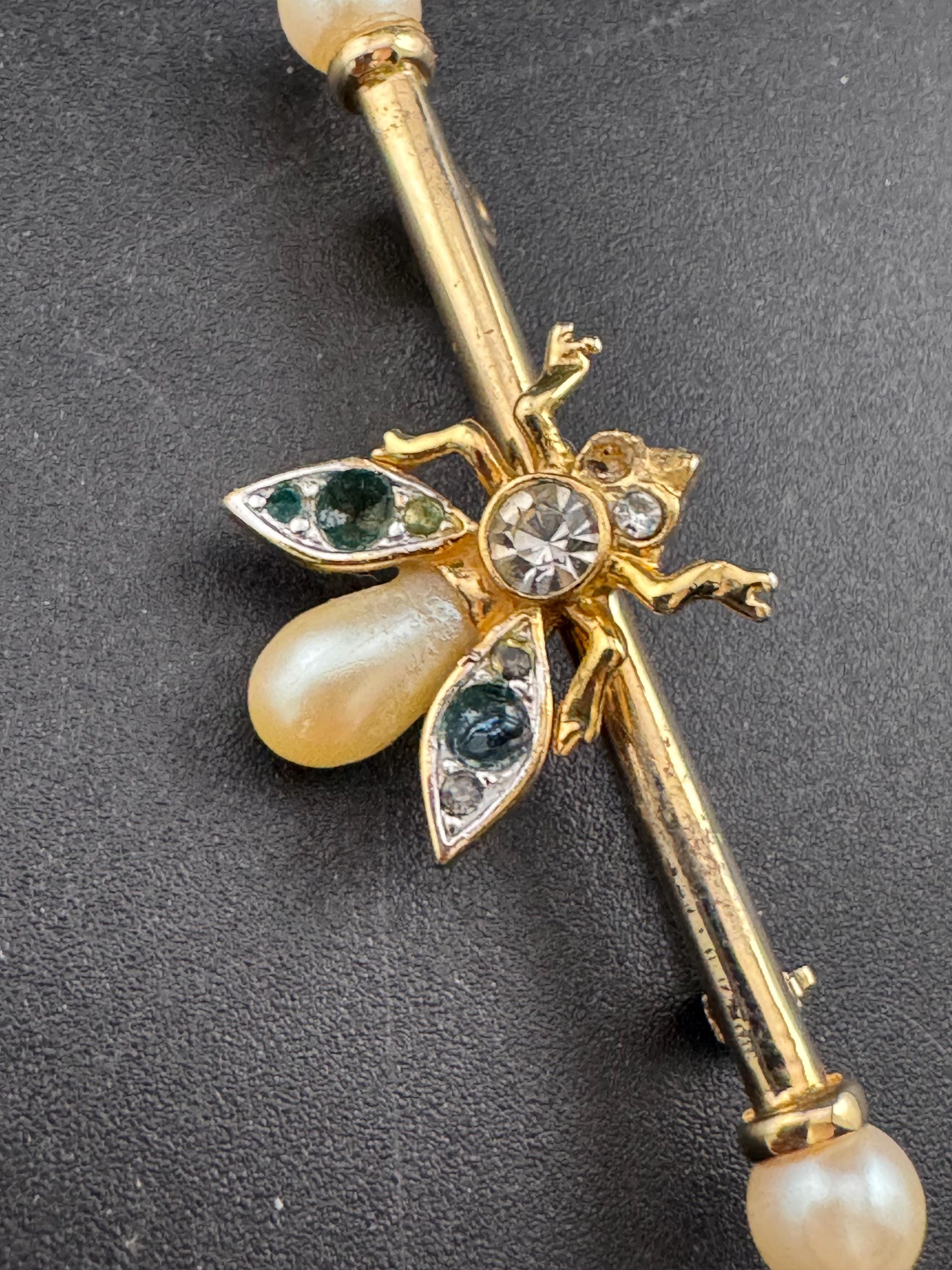 Vintage pearl, rhinestone novelty bee insect bar brooch