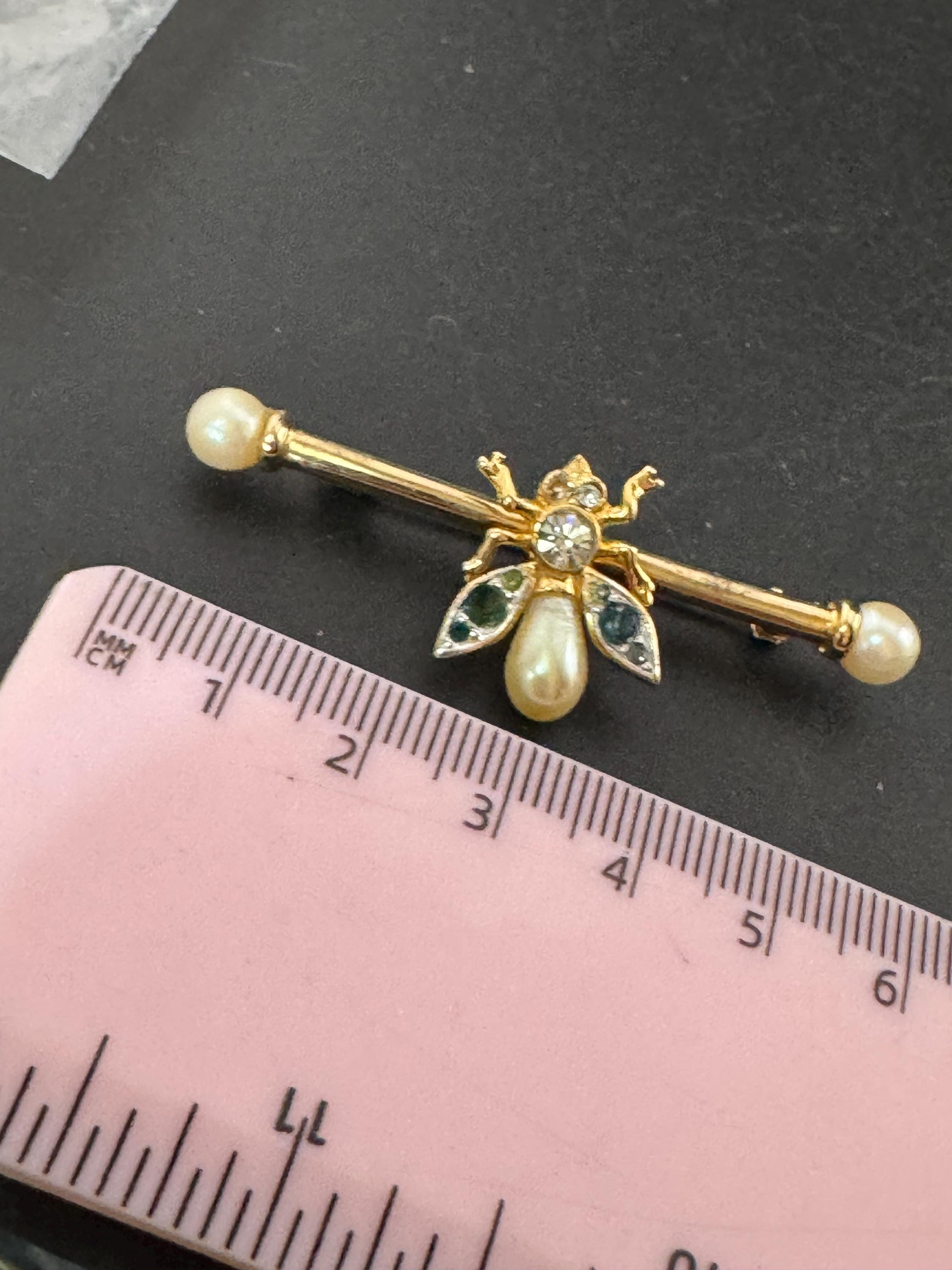 Vintage pearl, rhinestone novelty bee insect bar brooch