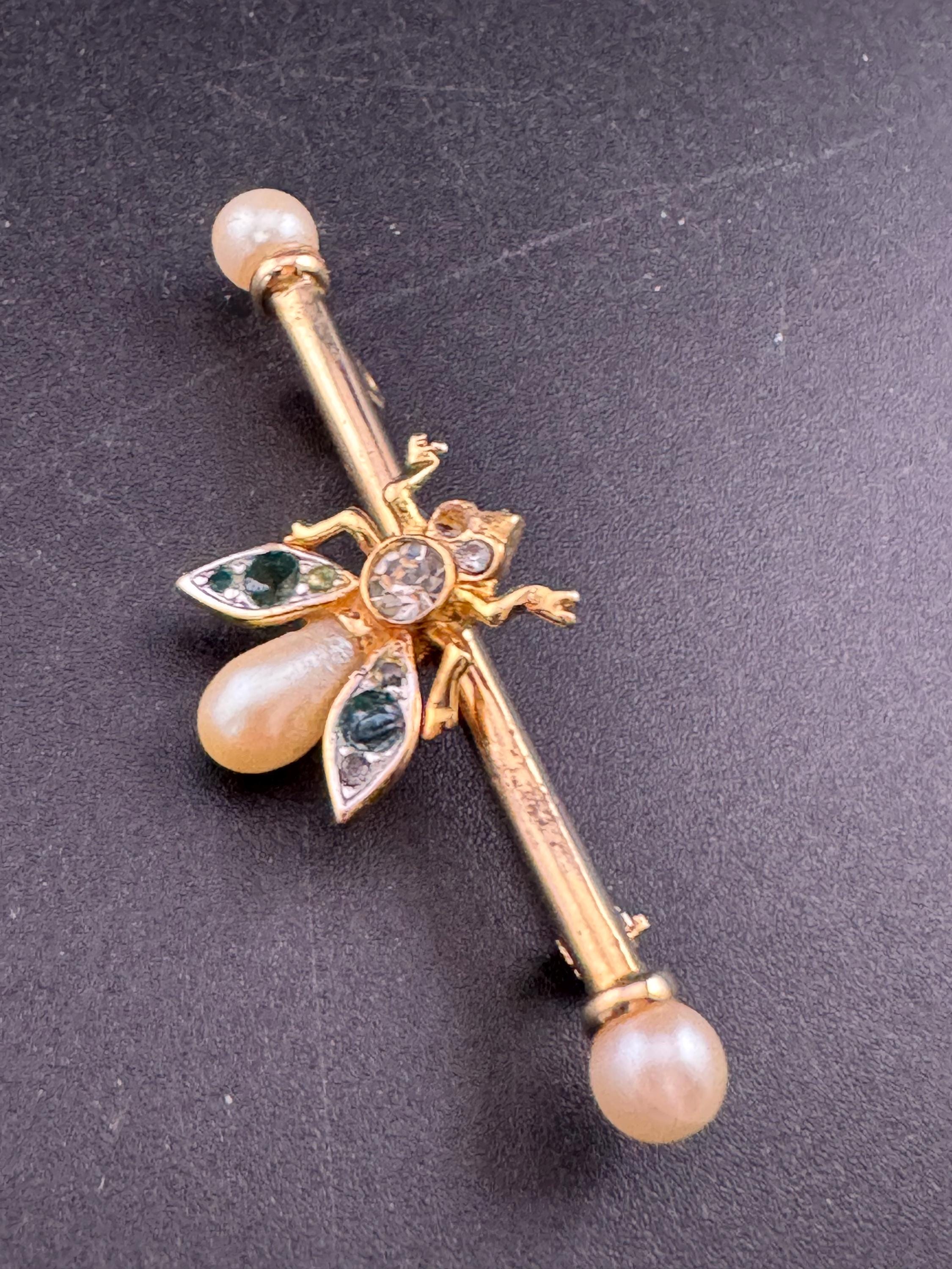 Vintage pearl, rhinestone novelty bee insect bar brooch