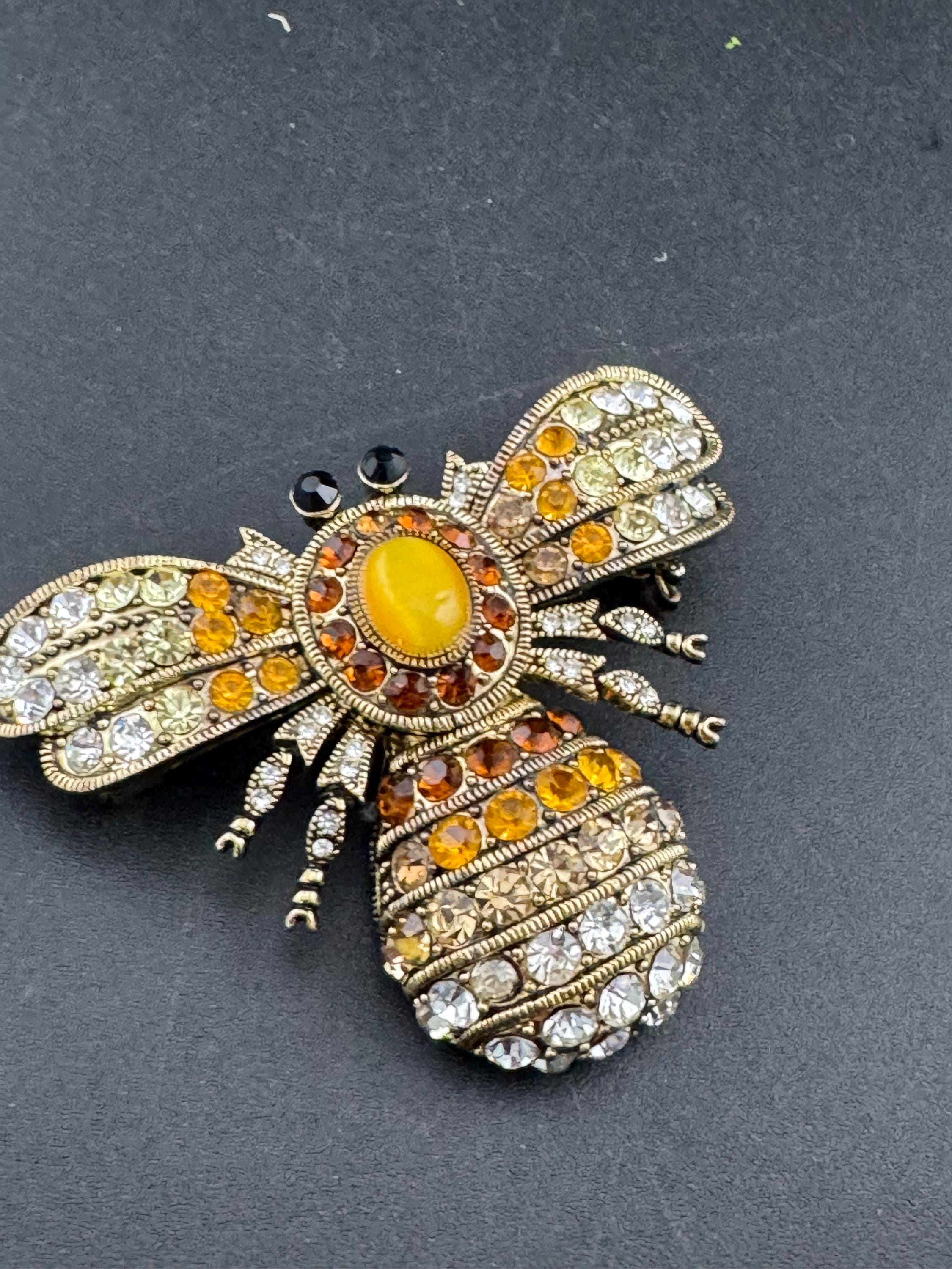 Vintage Amber yellow rhinestone novelty bee brooch