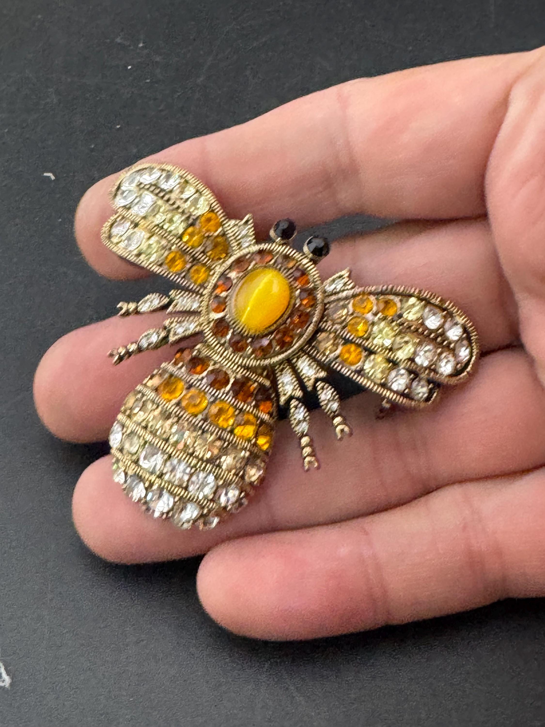 Vintage Amber yellow rhinestone novelty bee brooch