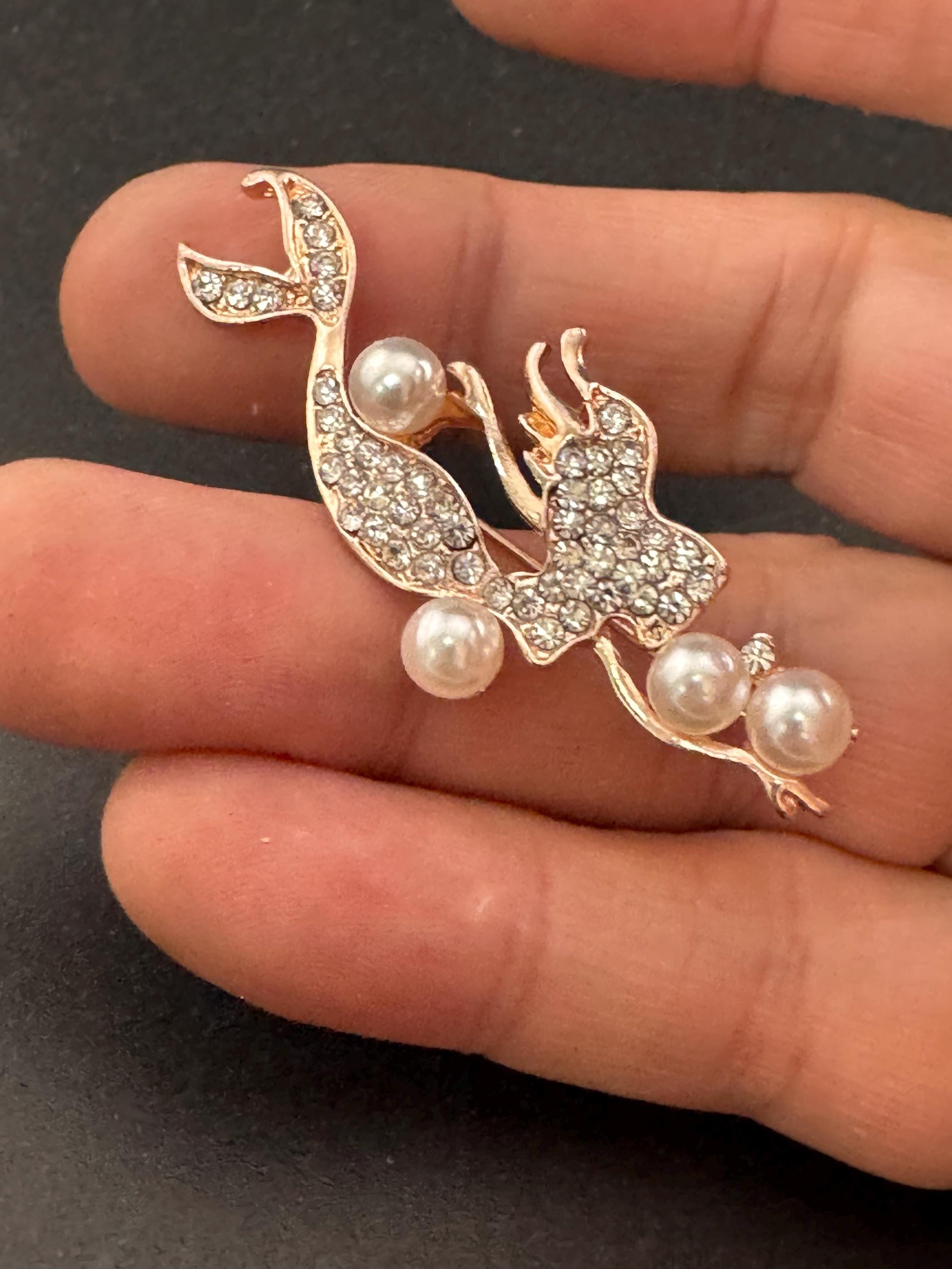 Retro small rose gold tone crystal and pearl diving mermaid brooch pin