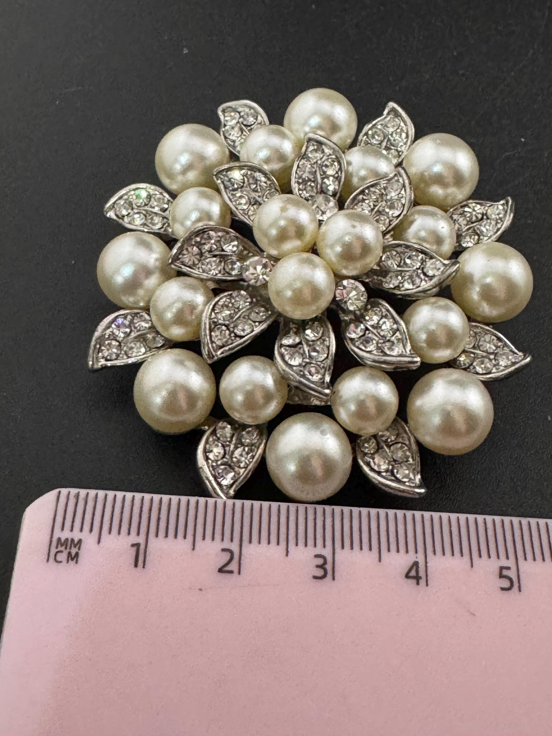 Vintage large round rhinestone and pearl floral Brooch