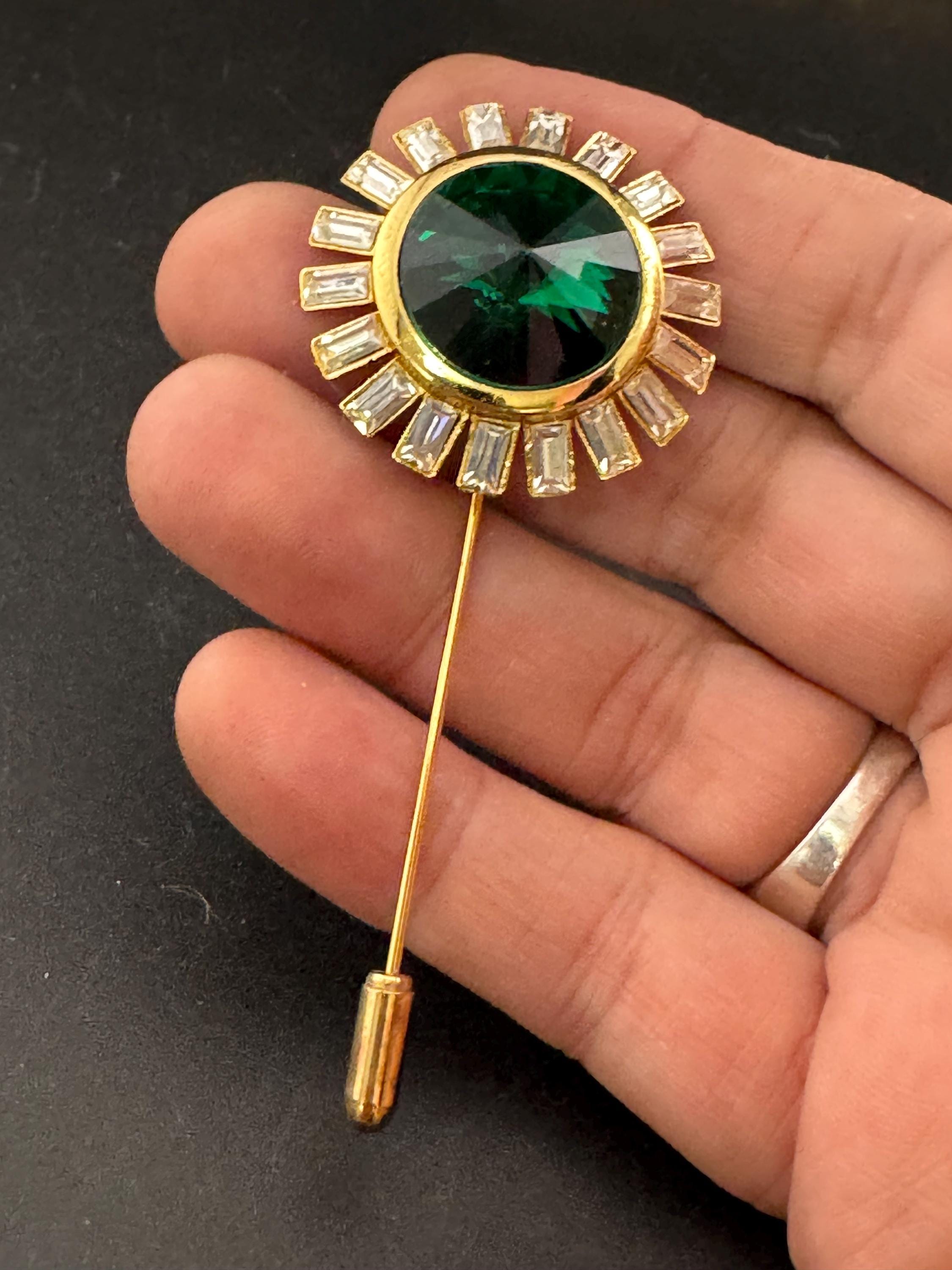 Ladies emerald green Rivoli Swarovski crystal stick pin , gold tone