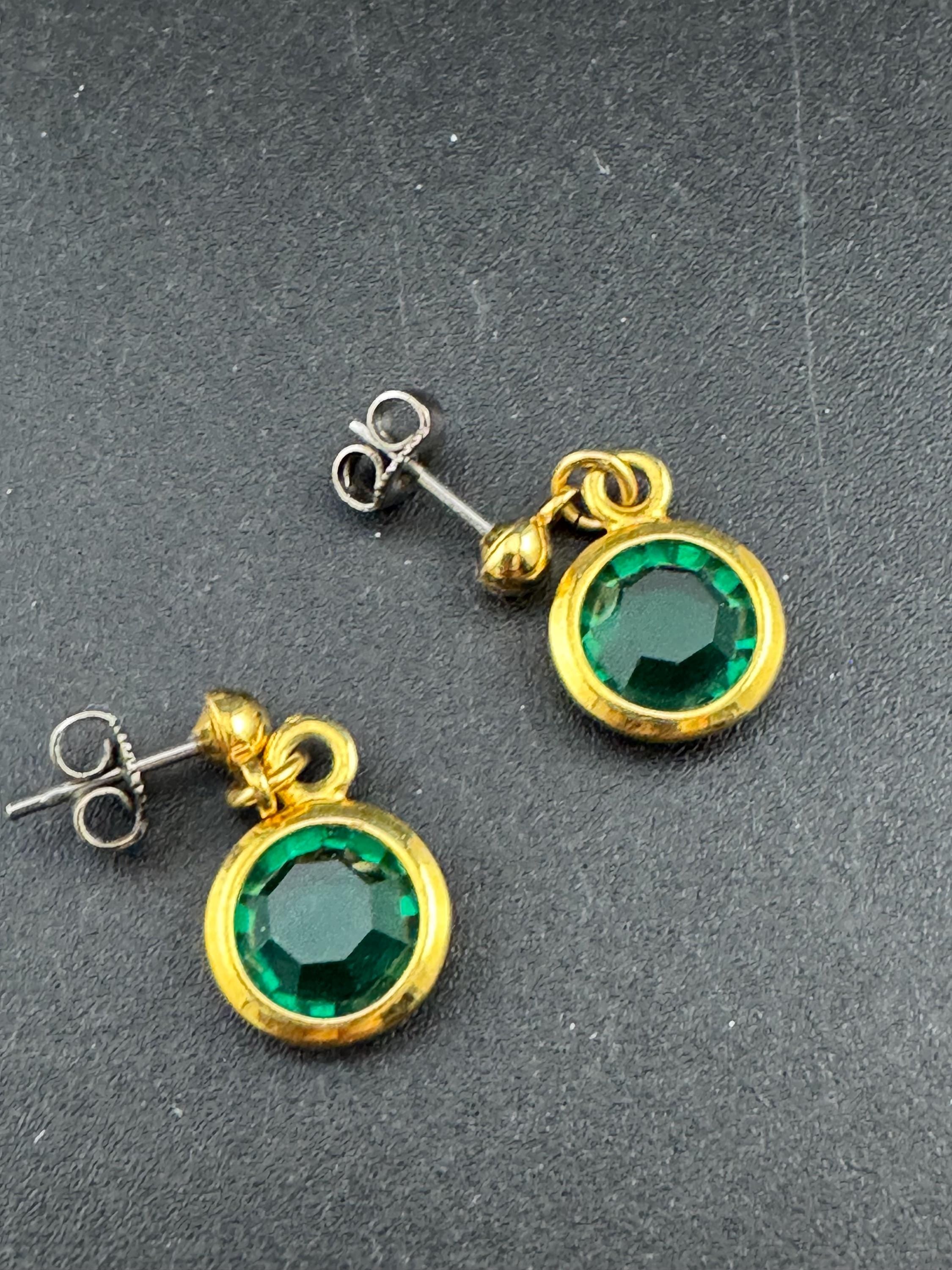 Vintage emerald green Glass Diamanté bezel rivière Earrings