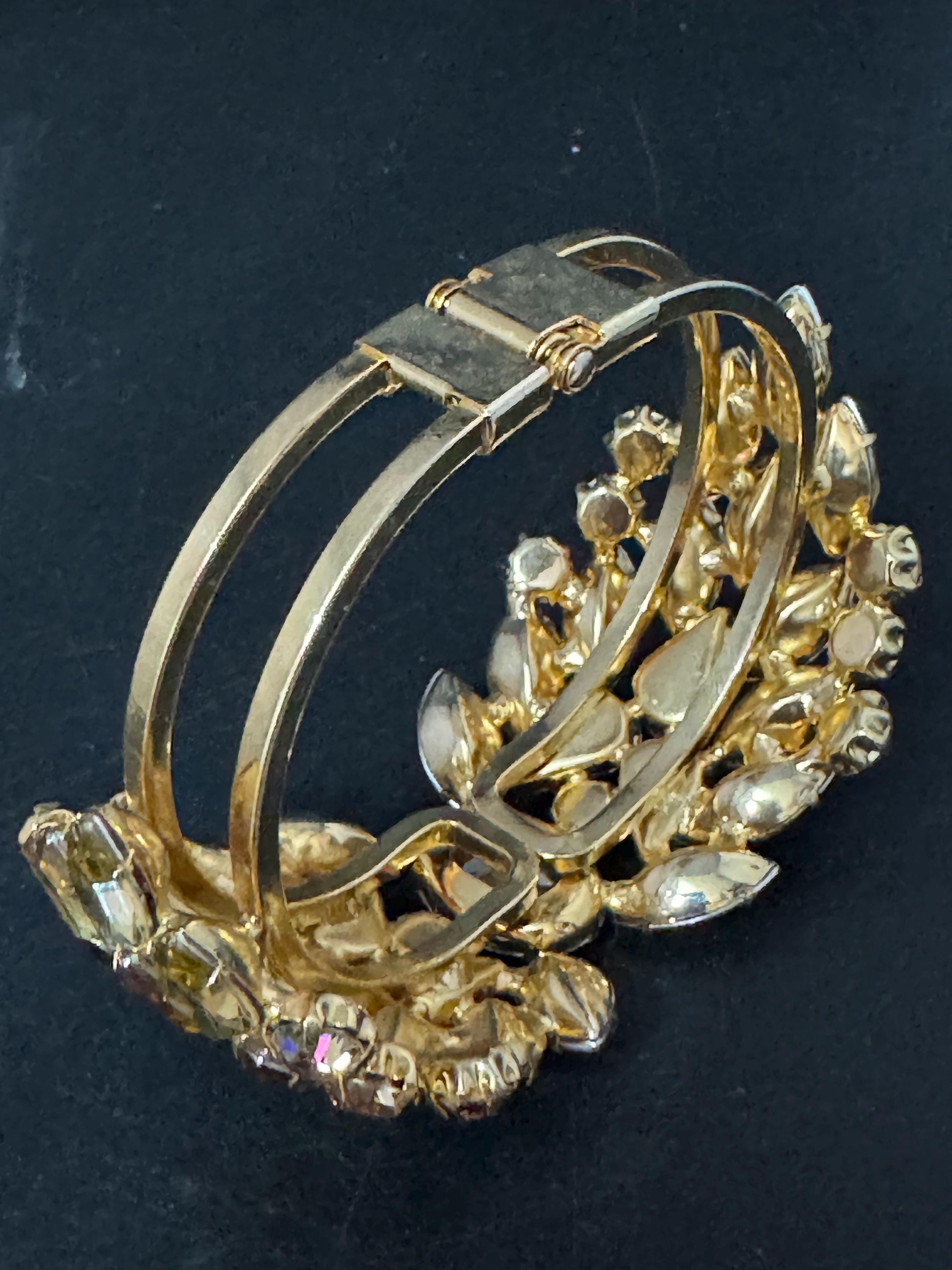 Uranium UV glass brown cognac glass rhinestone hinged bangle, gold tone 50s