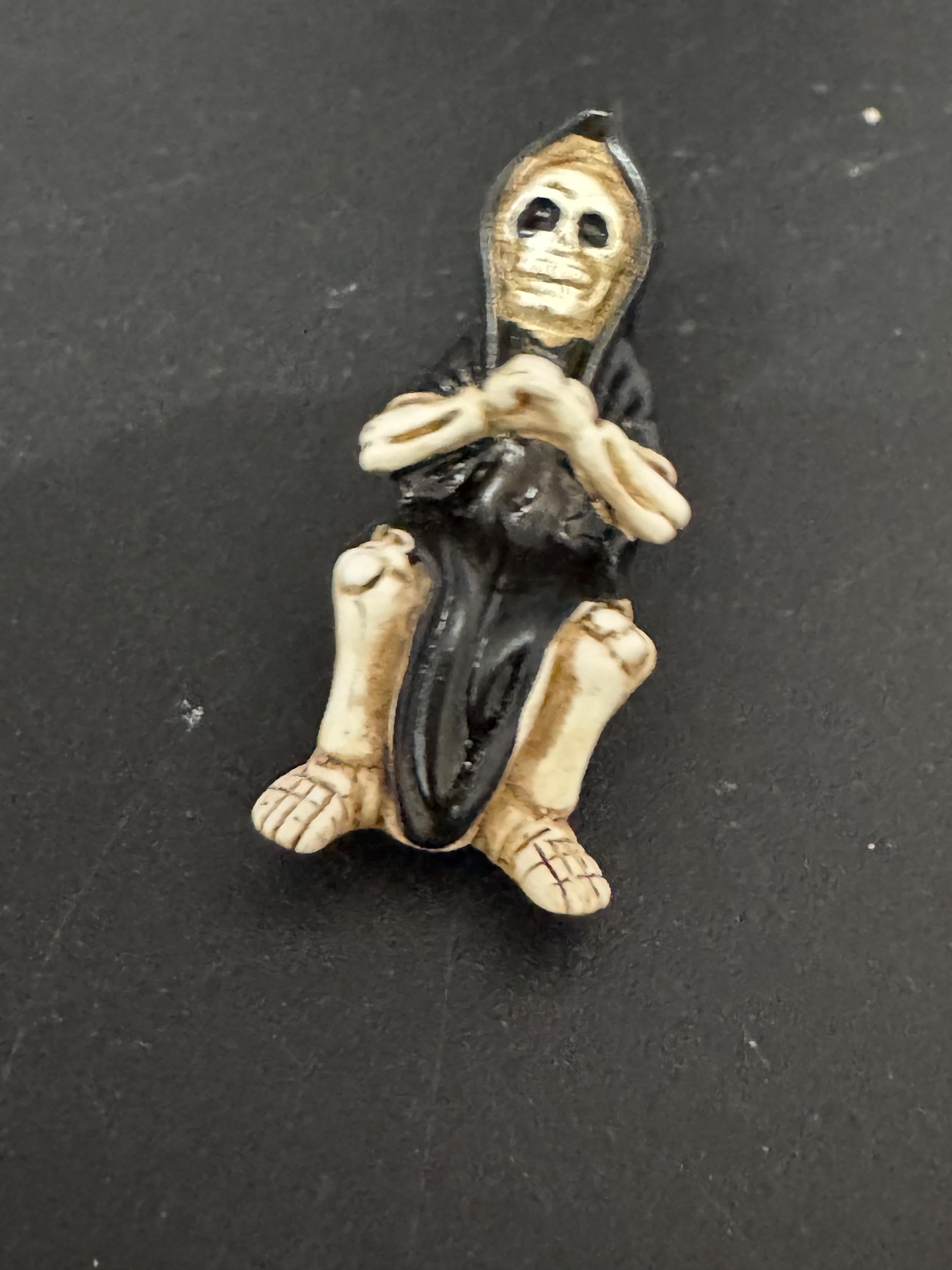Miniature spooky Halloween skeleton grim reaper cake topper decorations, craft scenery, reusable plastic