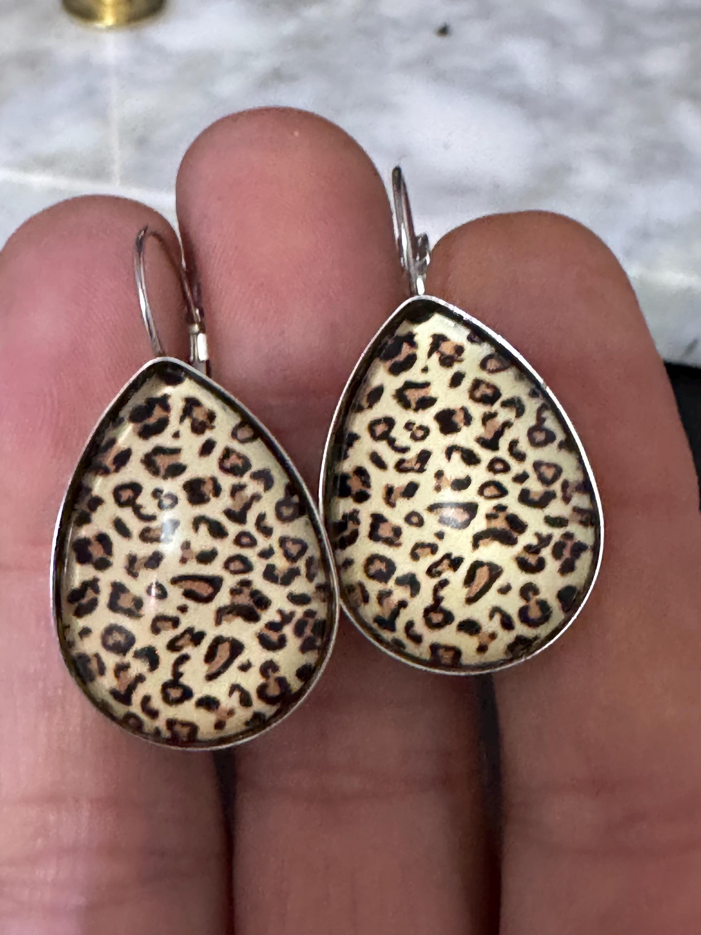 Handmade 4cm leopard print pierced teardrop earrings, silver plated with glass cabochons