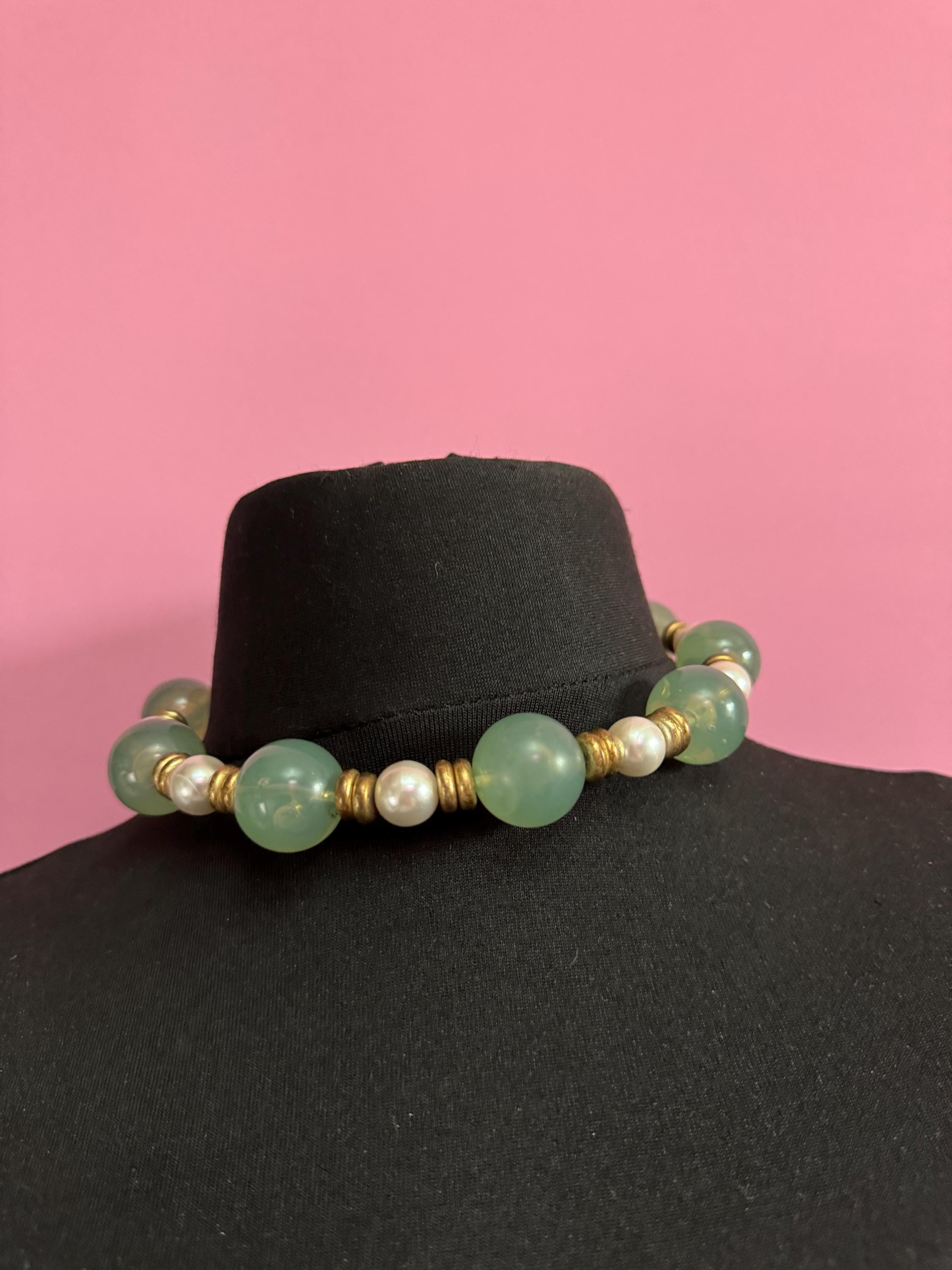 Vintage chunky 45 short 1.5cm green plastic beaded white faux pearl necklace with gold metal spacer beads
