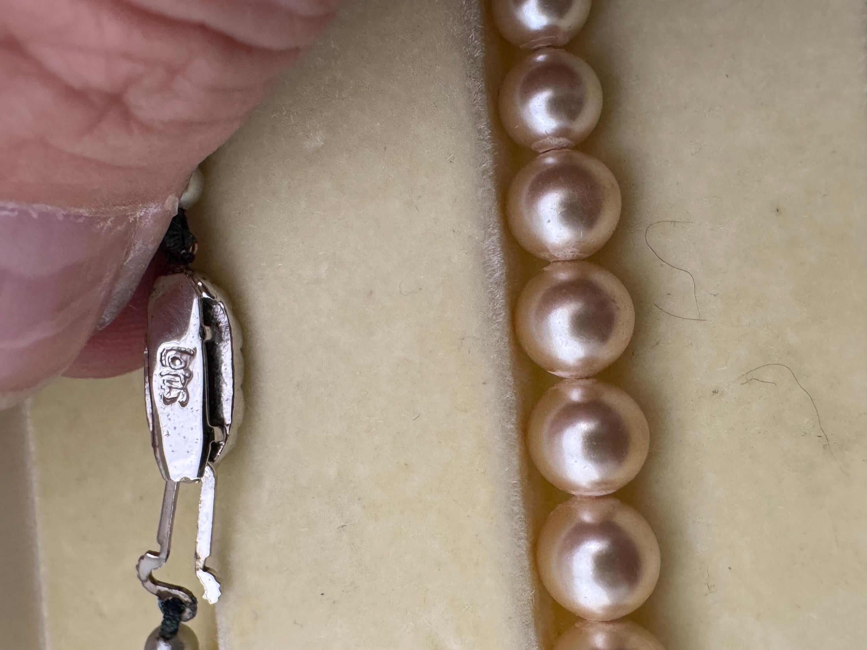 Lotus boxed vintage single strand cream glass knotted graduated pearl necklace silver plated clasp 46cm