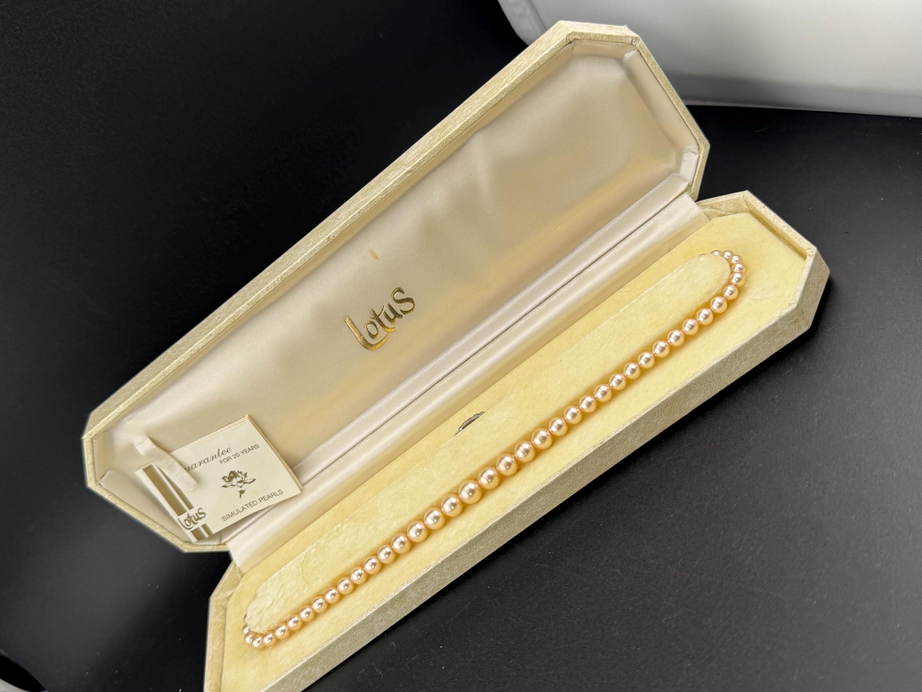 Lotus boxed vintage single strand cream glass knotted graduated pearl necklace silver plated clasp 46cm