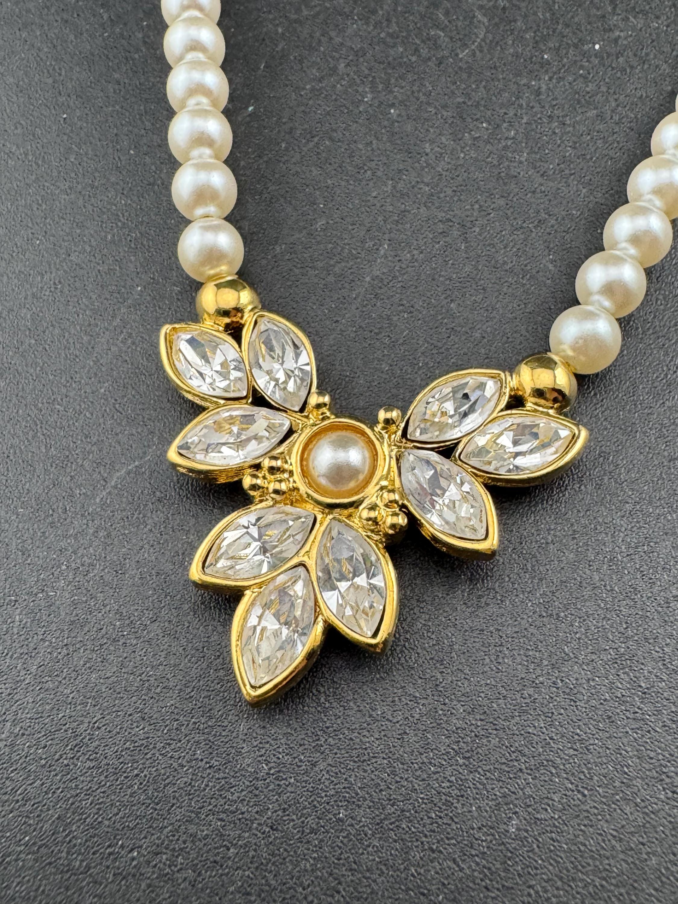 Signed Napier 1980s Vintage cream glass pearl rhinestone drop necklace gold tone 42cm