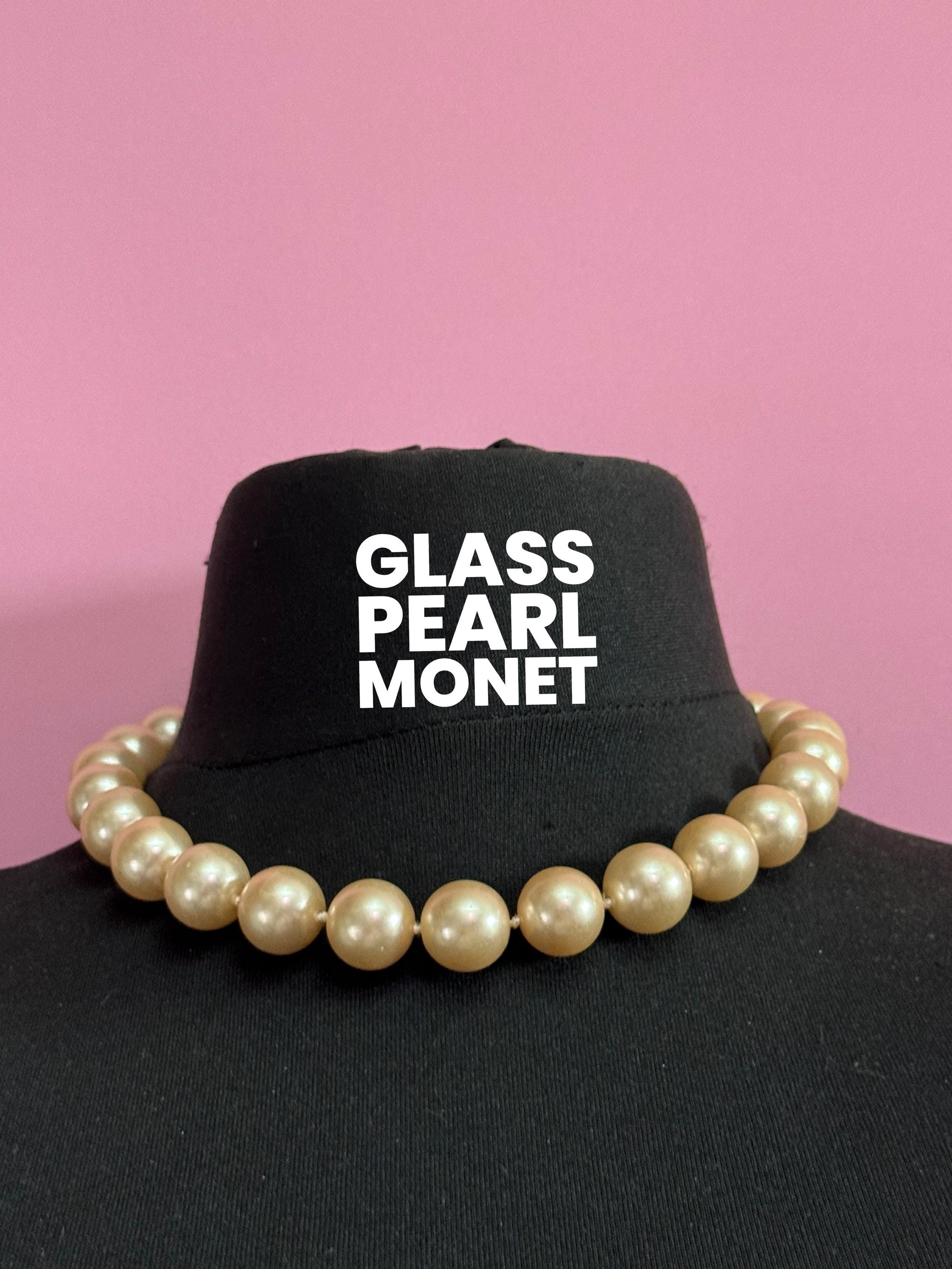 MONET signed chunky pink tone knotted 1.5cm glass pearl short necklace, Vintage 42-47cm single strand, row of pearls silver tone clasp