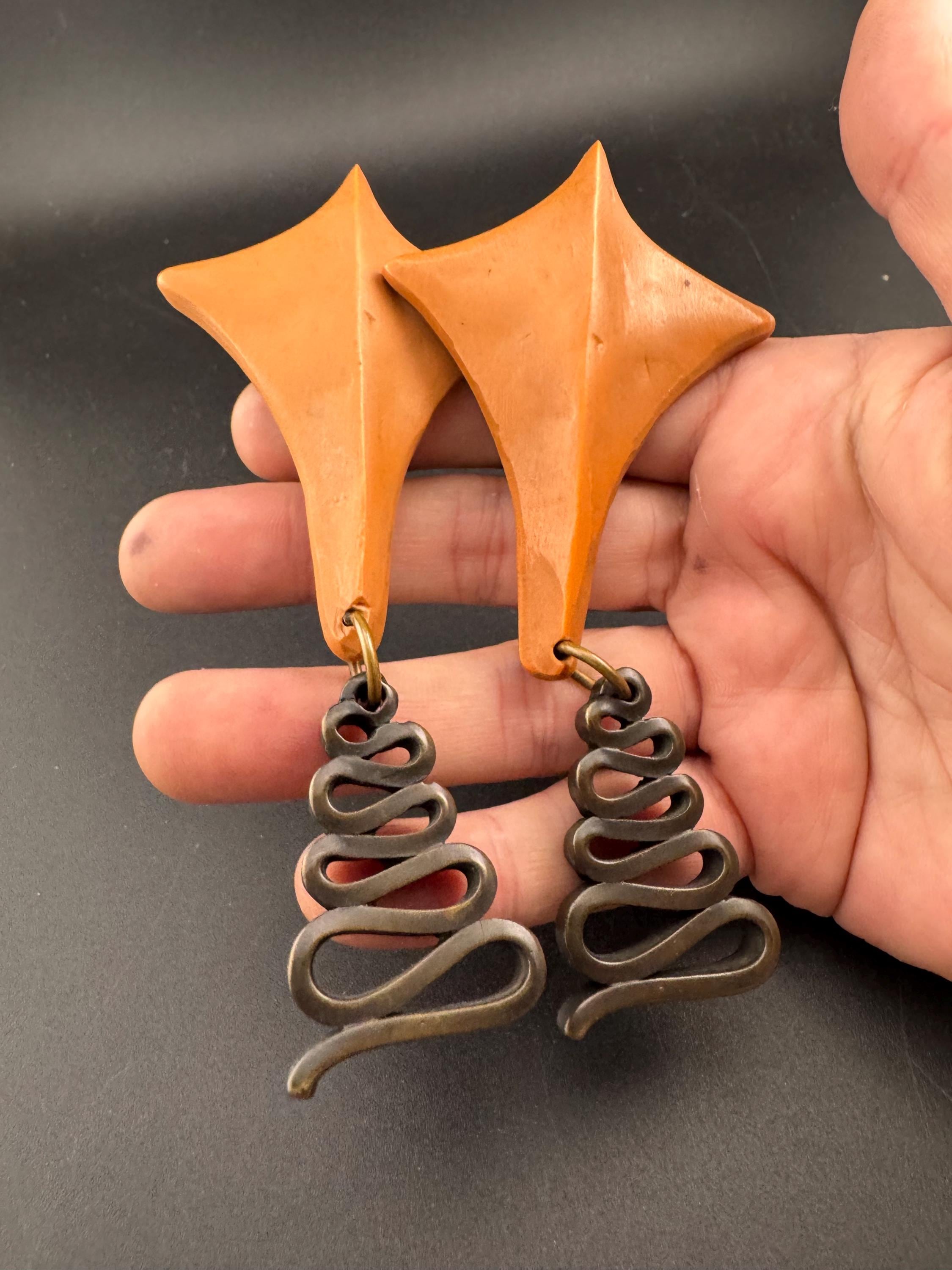1980s signed Clare Deve for Claude Montana high end oversized pair of brown and tan resin clip on drop earrings , Paris designer