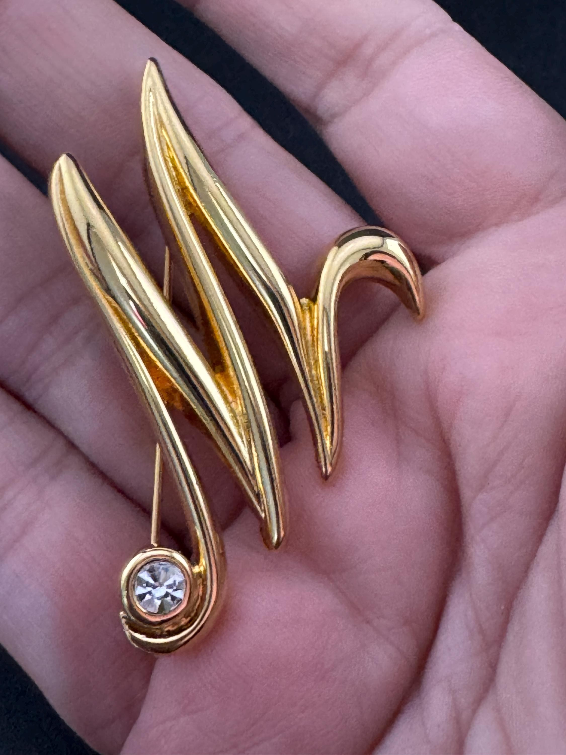 Signed MONET letter M monogram name brooch, gold tone 5cm