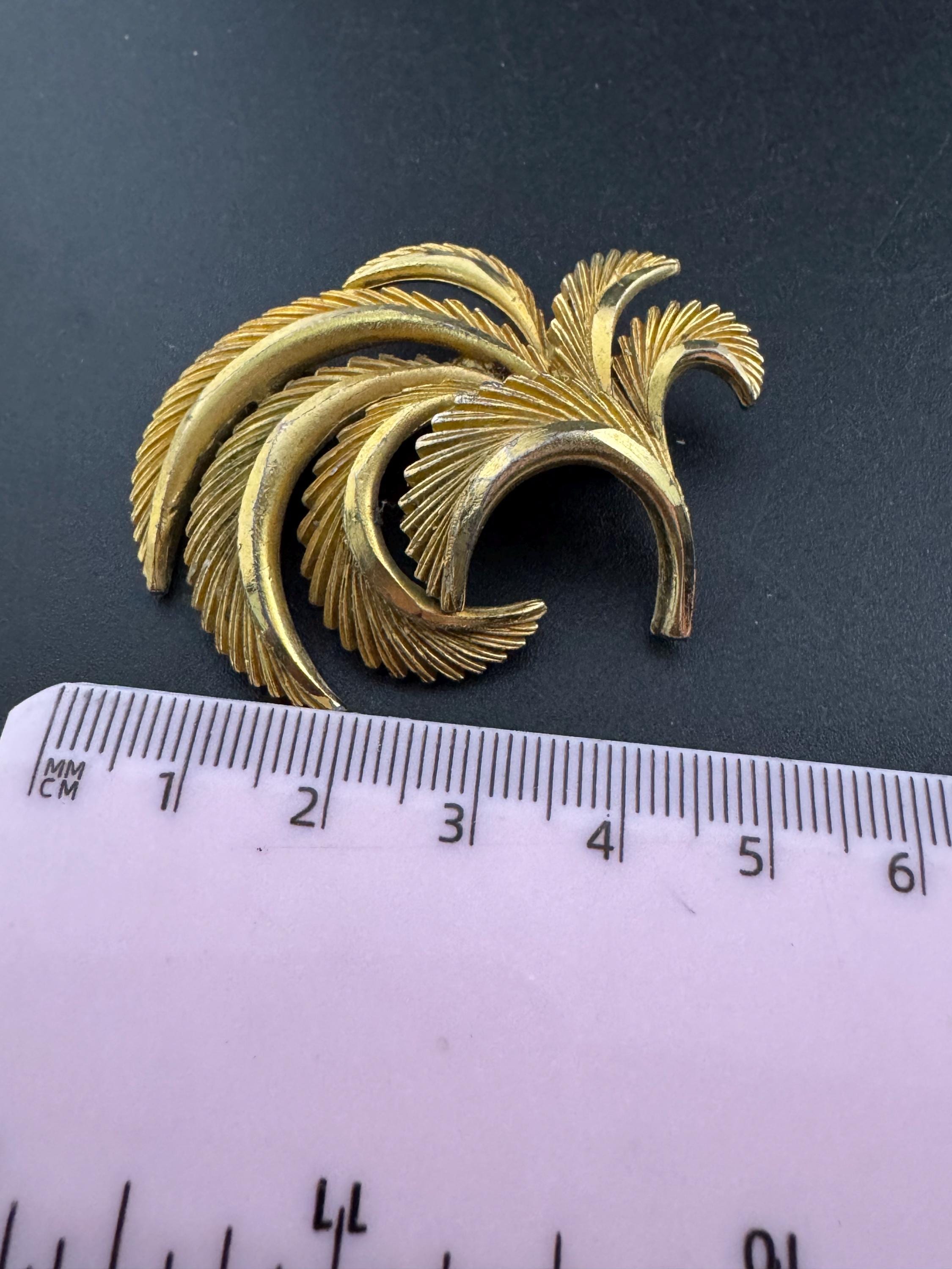 Signed SPHINX abstract floral brooch, gold tone 5cm, mid century