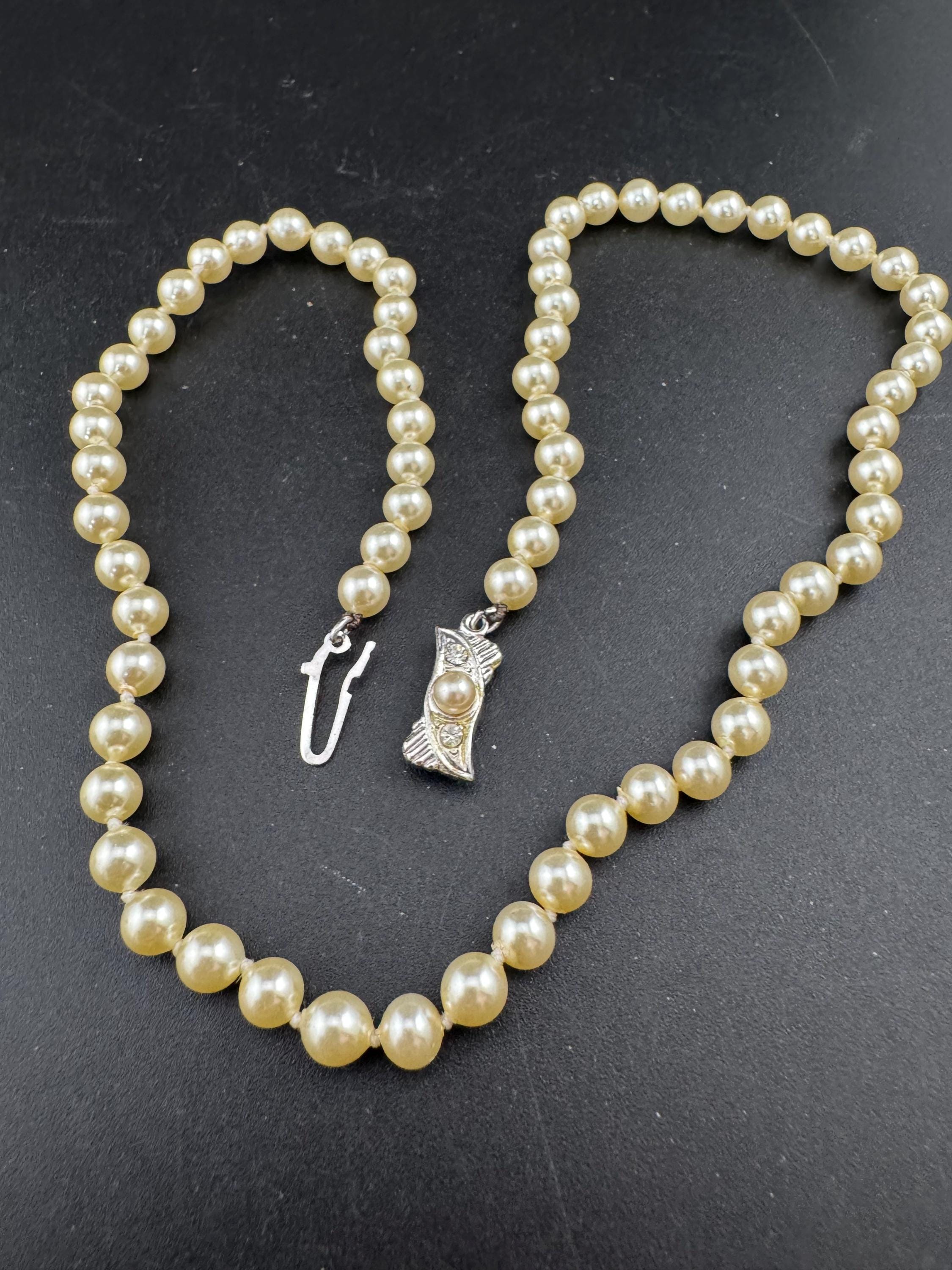 vintage cream knotted glass pearl necklace silver tone 47cm 6mm beads